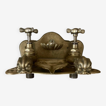 Bronze bathtub faucet