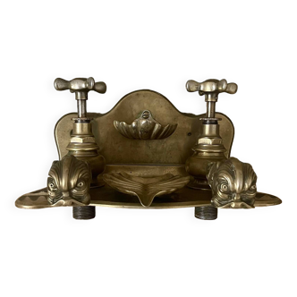 Bronze bathtub faucet