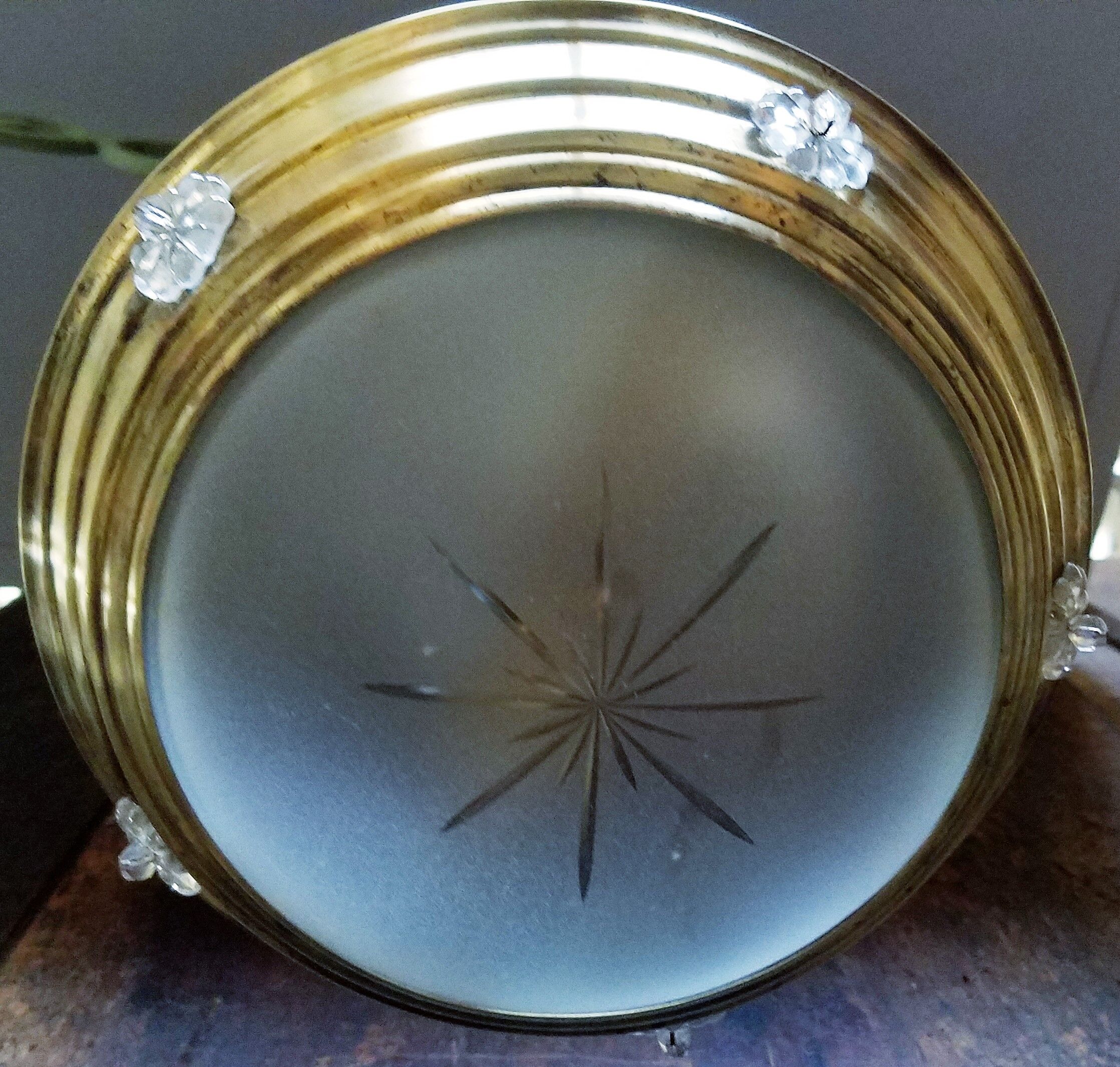 1900 suspension in brass and chiseled glass