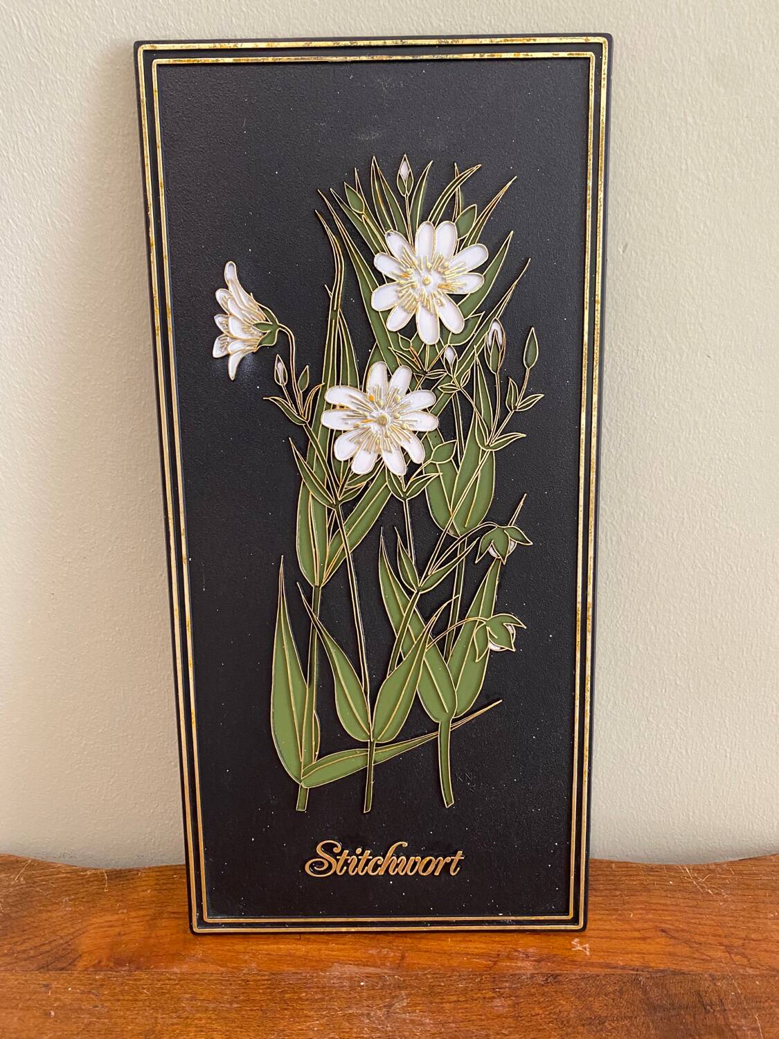 4 vintage flower plates