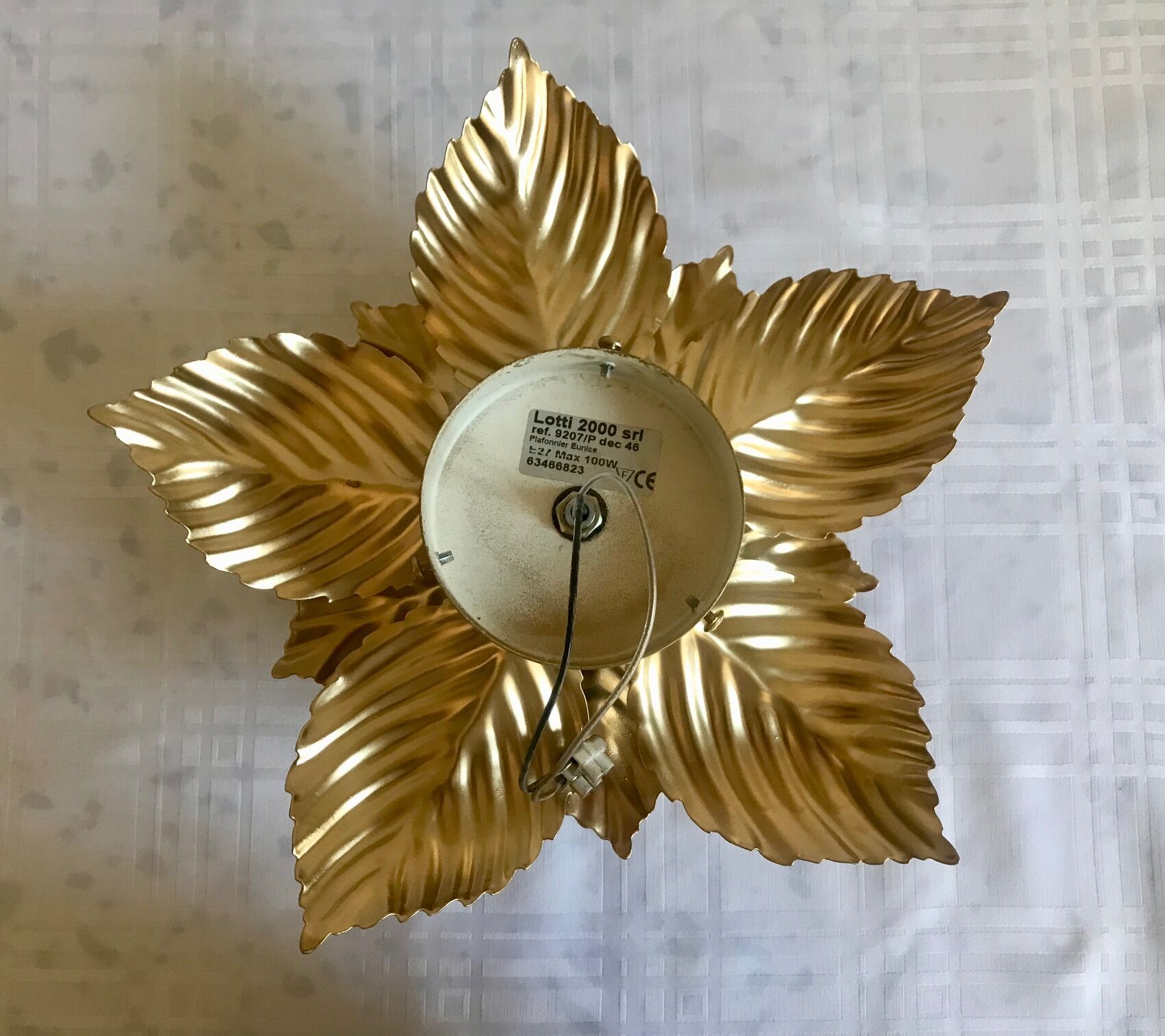 Golden flower wall lamp