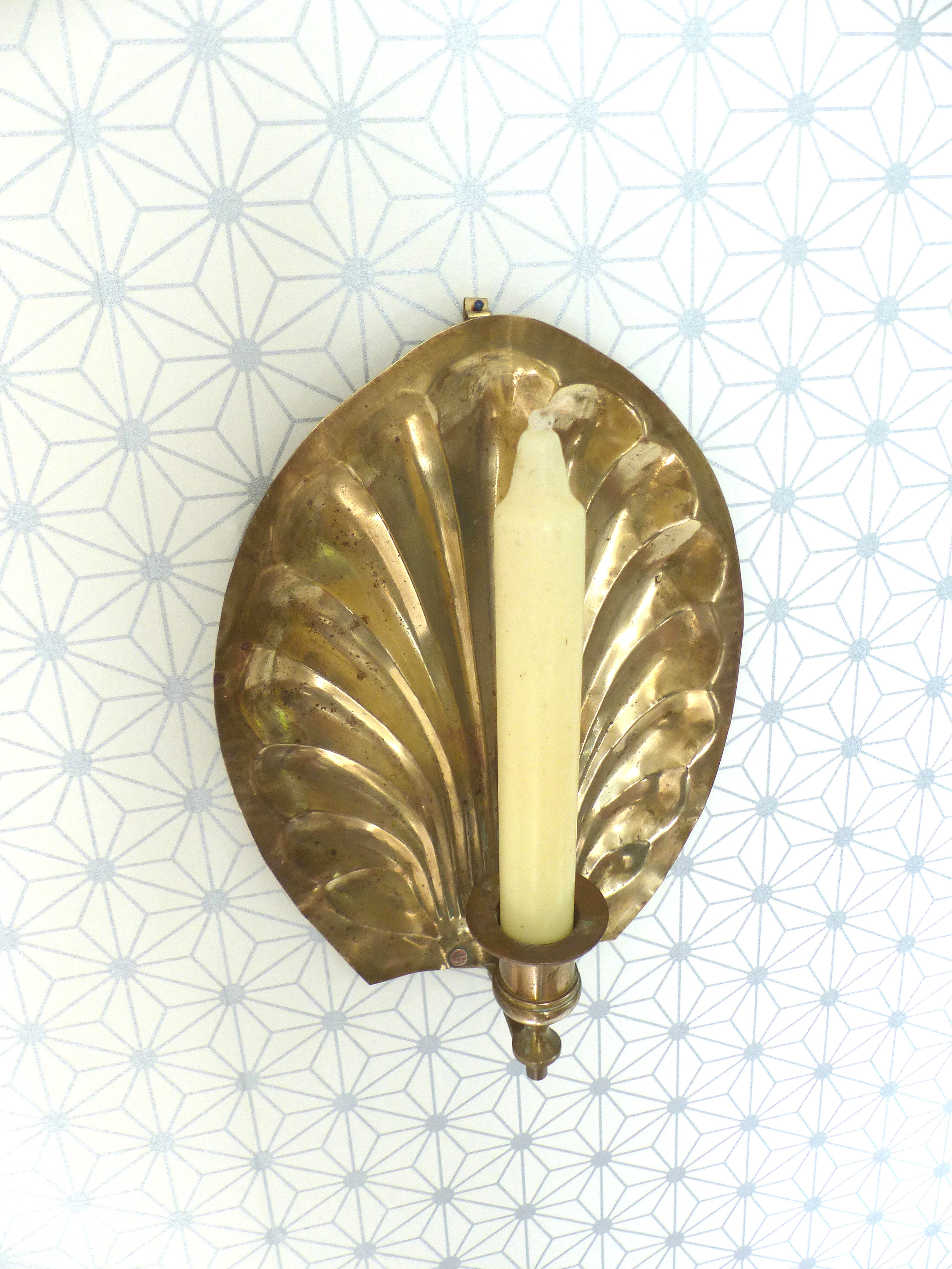 Wall shell candlestick in brass