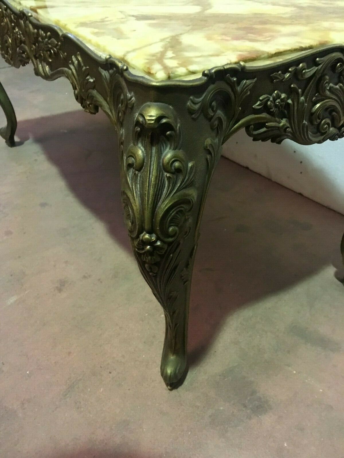 Coffee table of style Louis XV