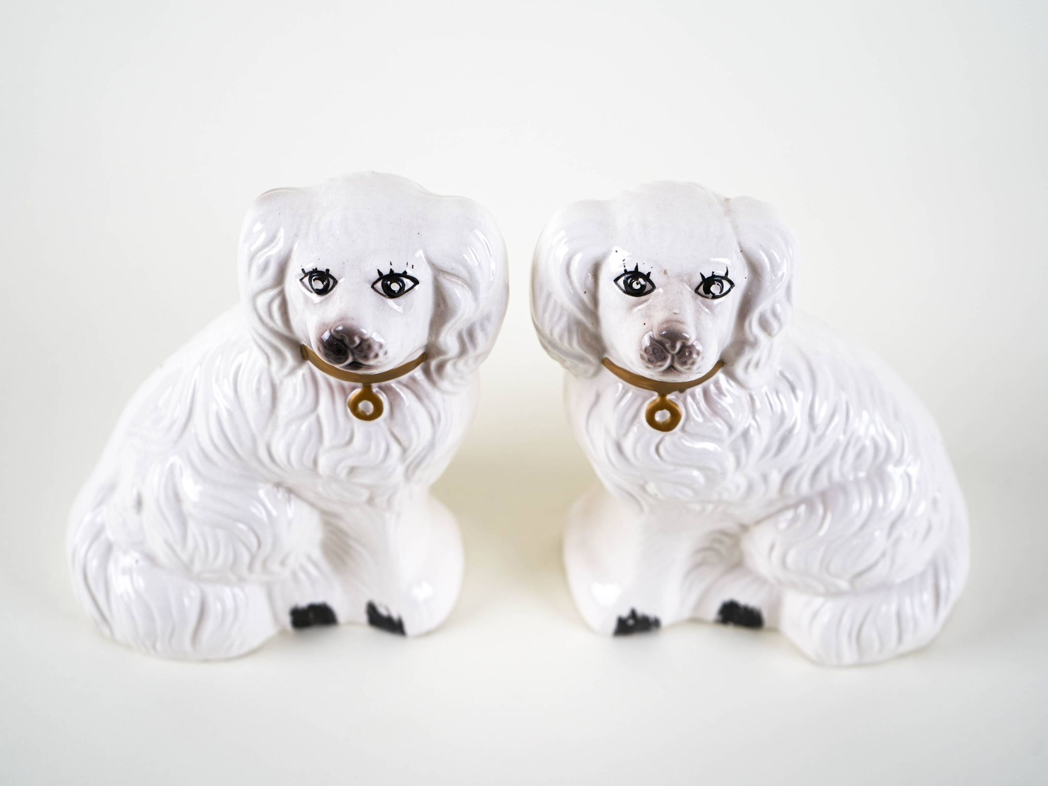 Ceramic dog figurines, English style, 1970s, made in England