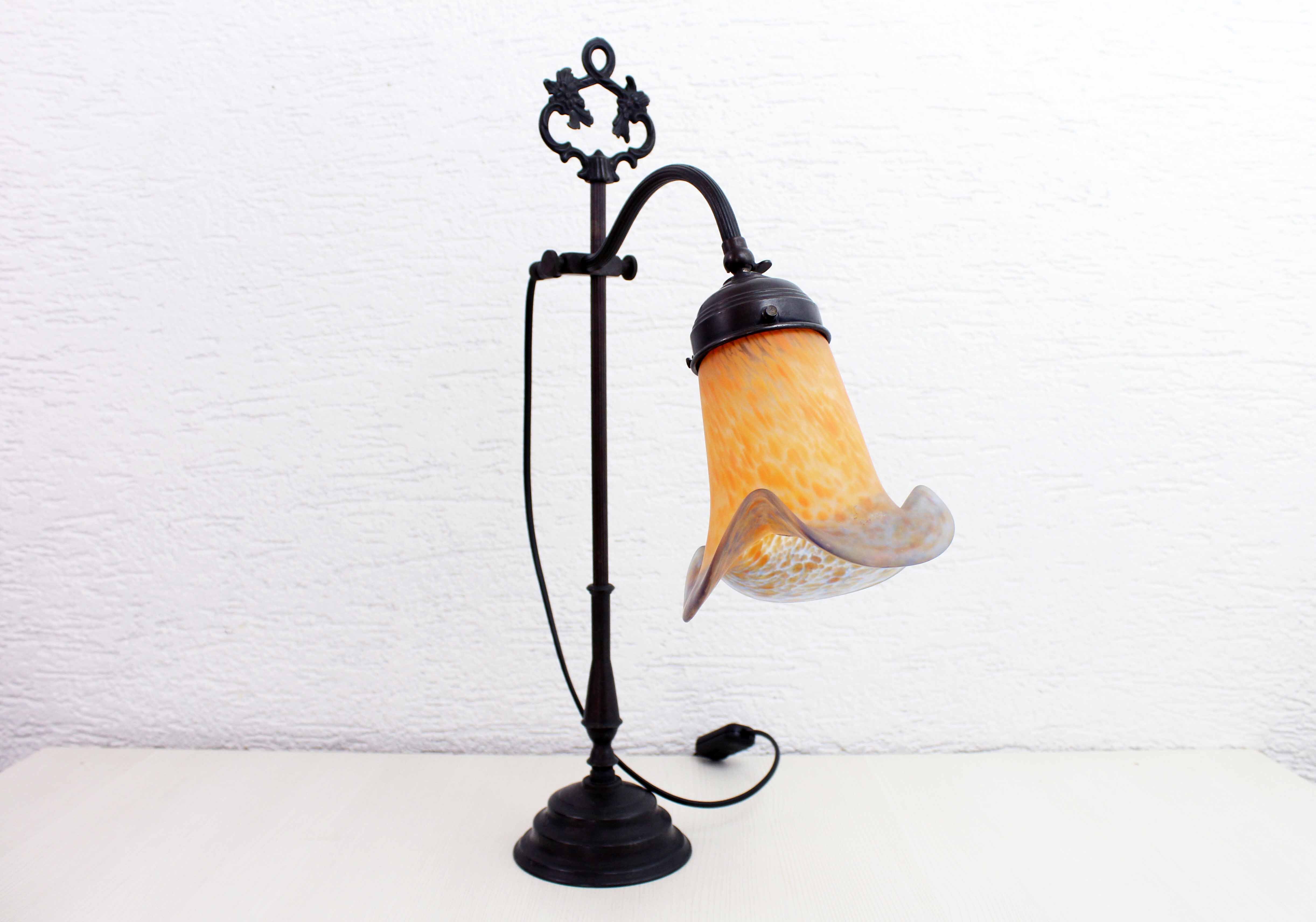 Gooseneck lamp with Vianne glass paste tulip