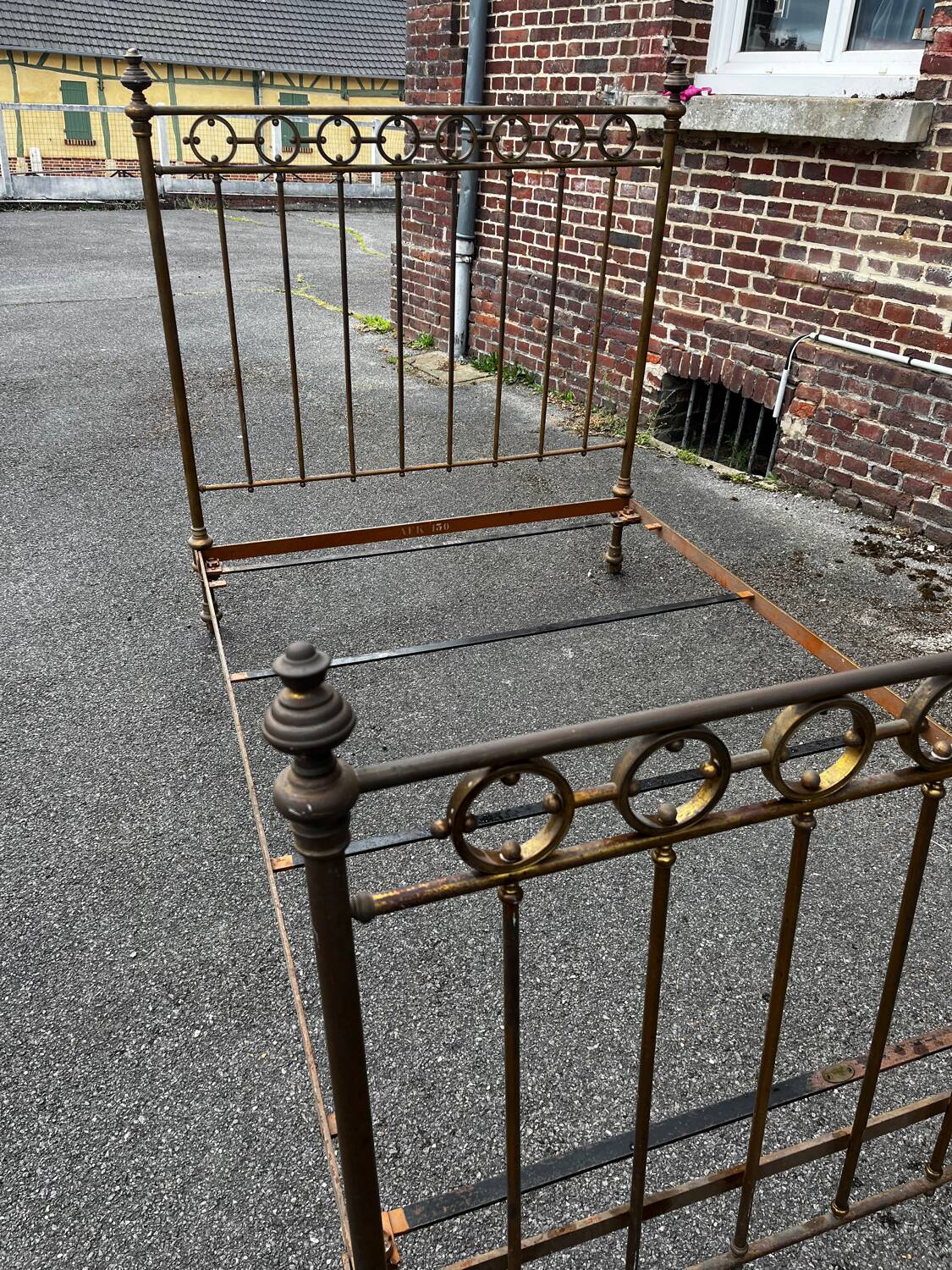 Beautiful vintage brass double bed