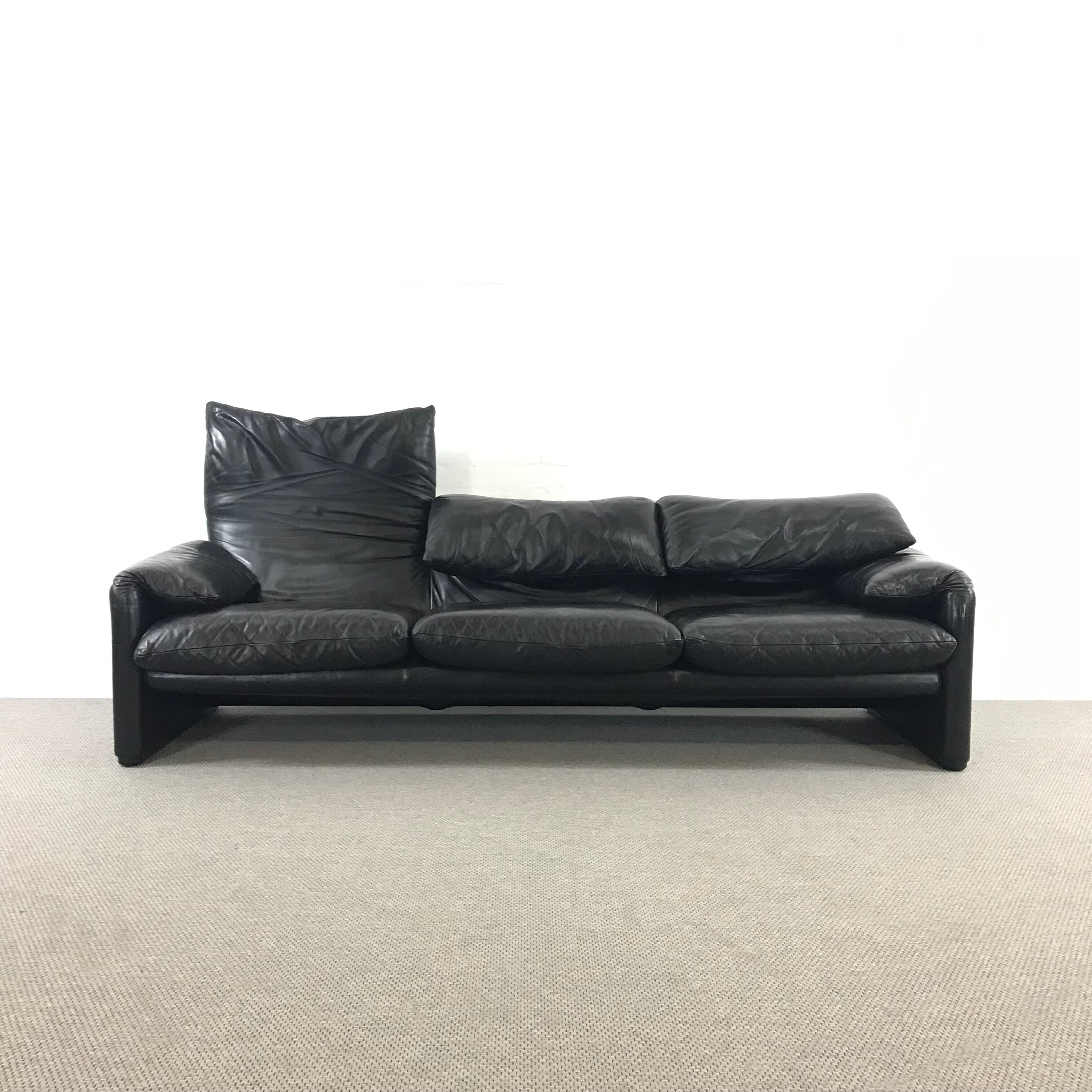 Maralunga 3-Seat Sofa in black leather by Vico Magistretti for Cassina