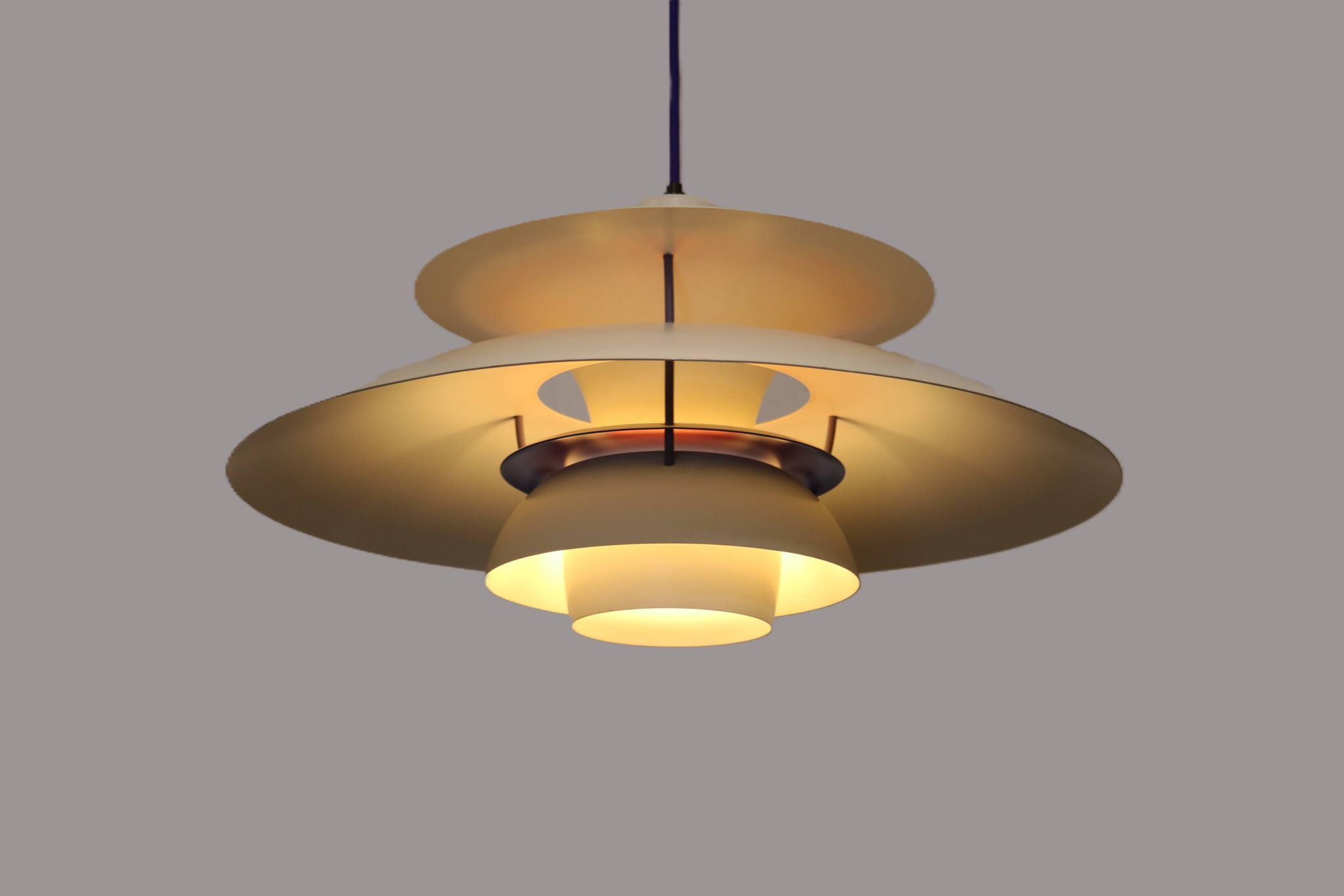 Le véritable produit danois - suspension PH5 - couleur blanche originale - Louis Poulsen