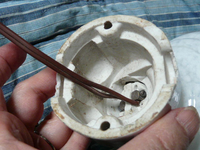 Clichy glass wall lamp with porcelain support 50s