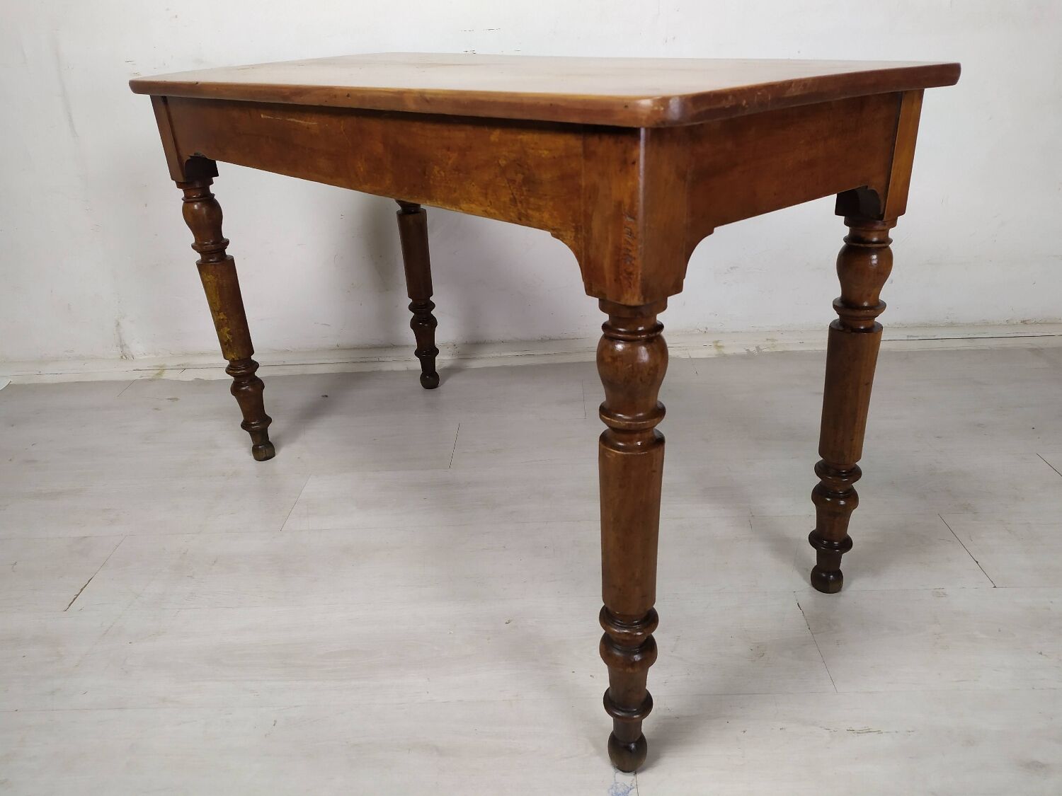 Table de ferme bistrot