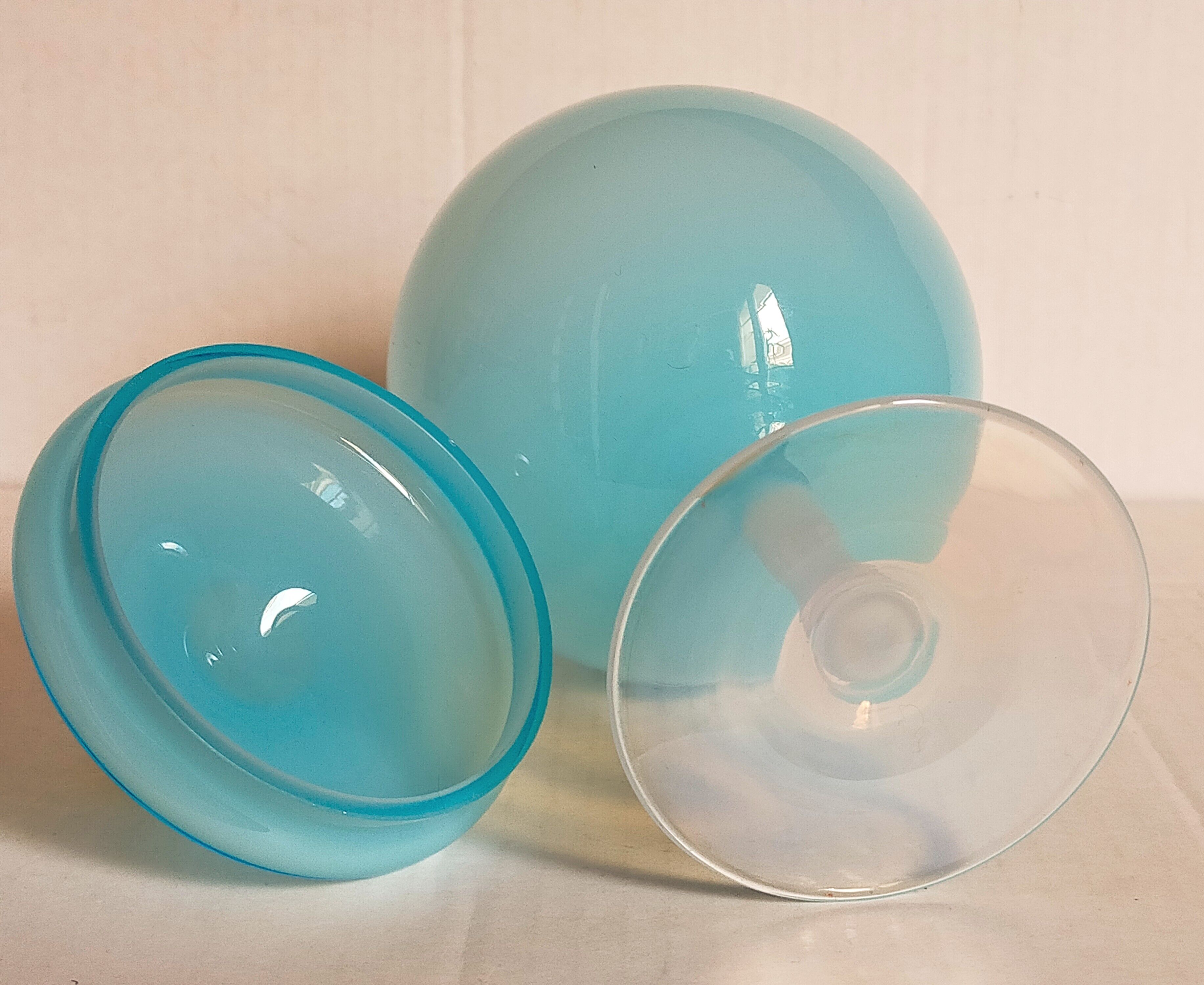Pot couvert sur pied en opaline de foire vintage