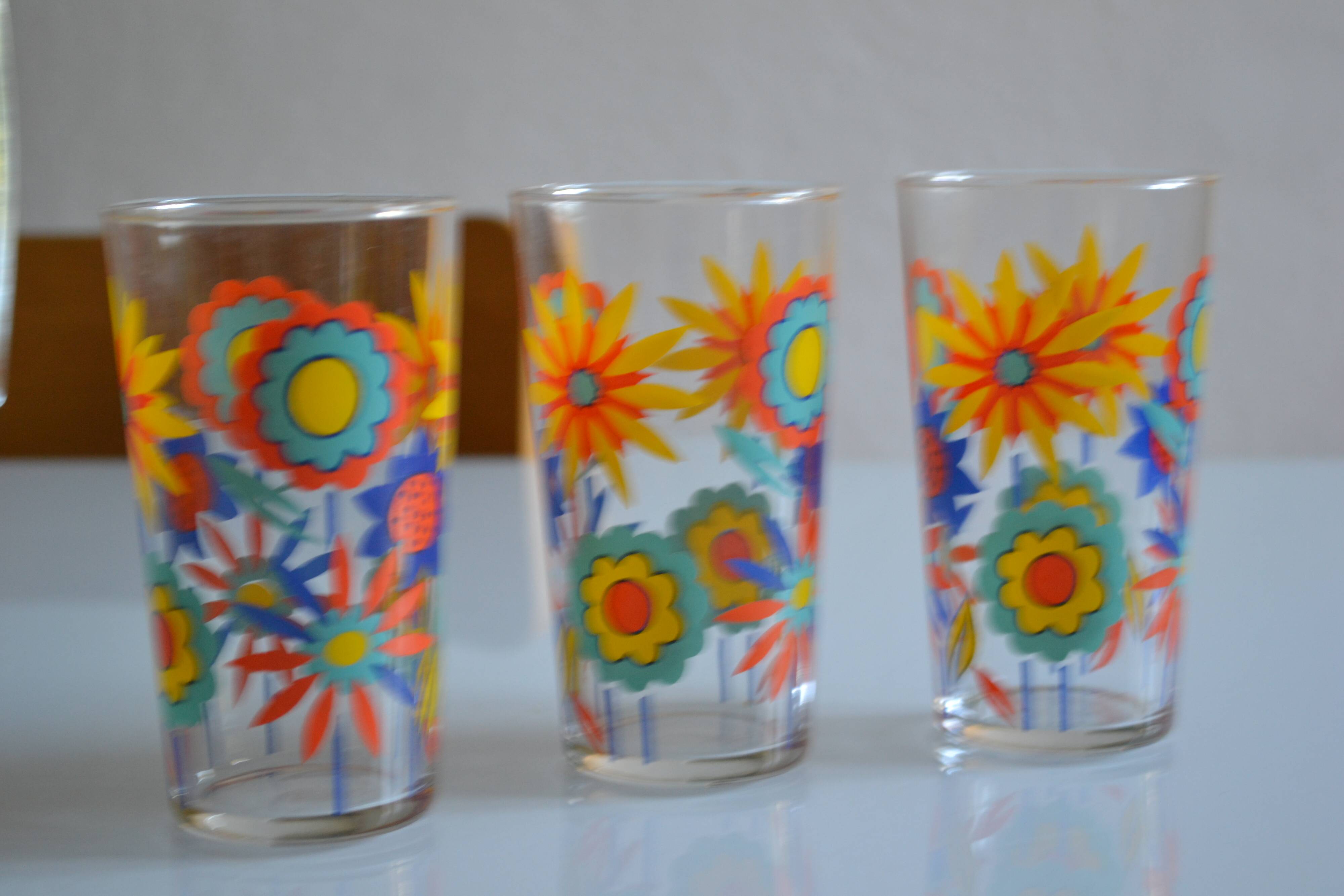 1970s orangeade service with orange flowers, 1 carafe + 3 glasses.