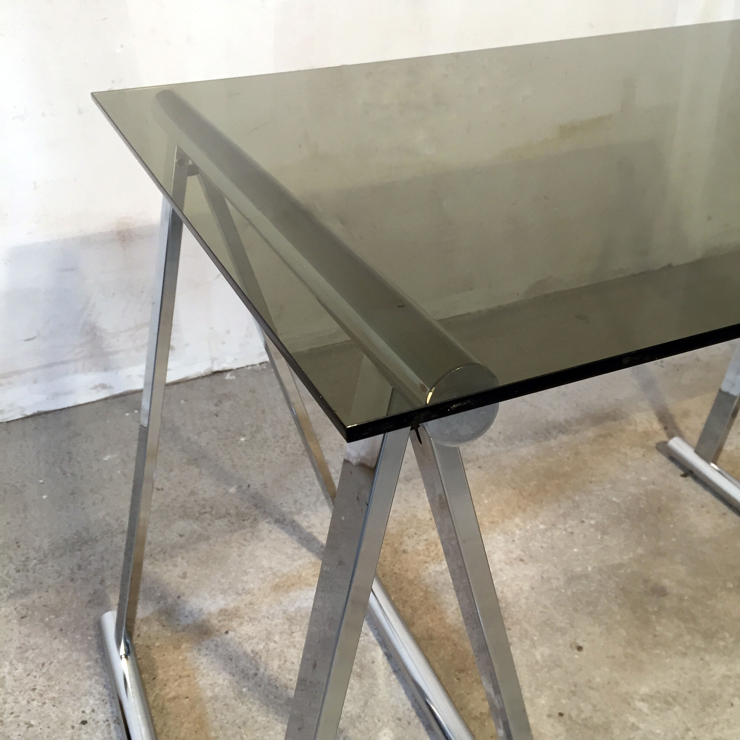 Bureau Habitat – Plateau Verre + Tréteaux Métal Vert Pomme – 120 Cm