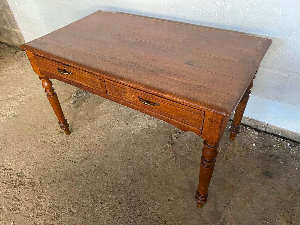 Solid oak desk with 2 drawers feet turned