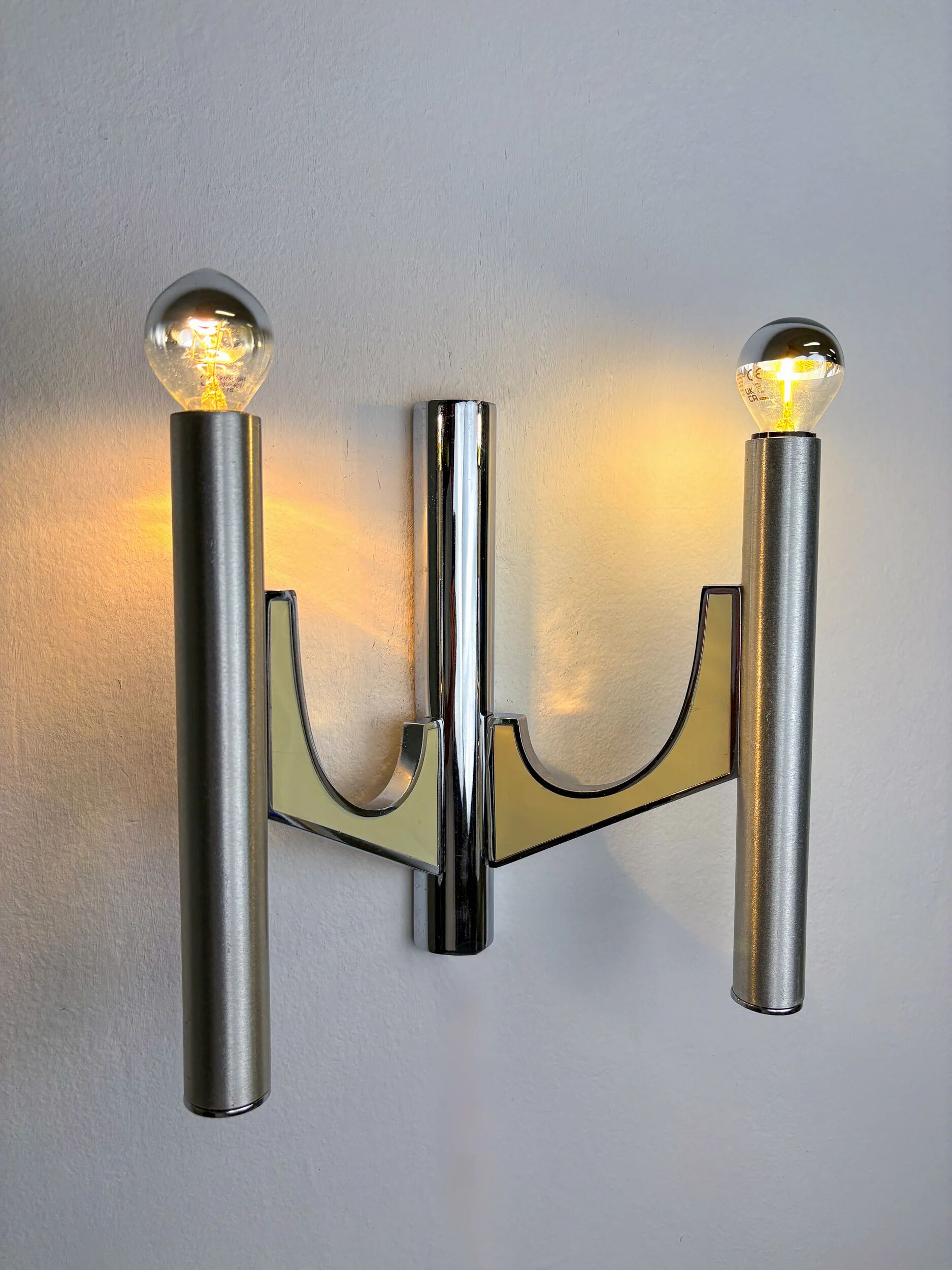 Gaetano Sciolari tubular wall sconce, model "105", Italy 1970s