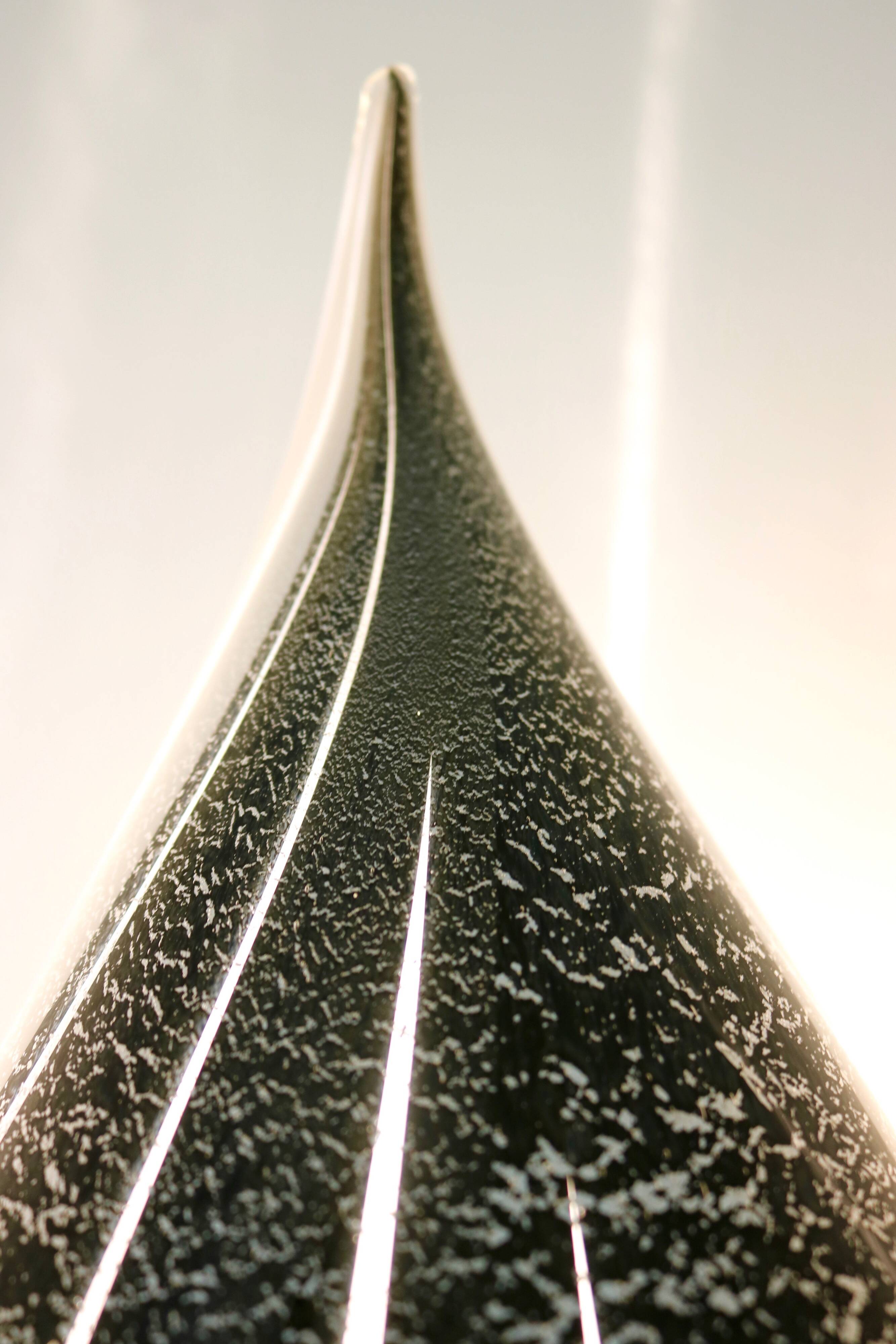 Lampe de table en verre de Murano, motif pingouin noir et blanc, avec paillettes argentées, Italie
