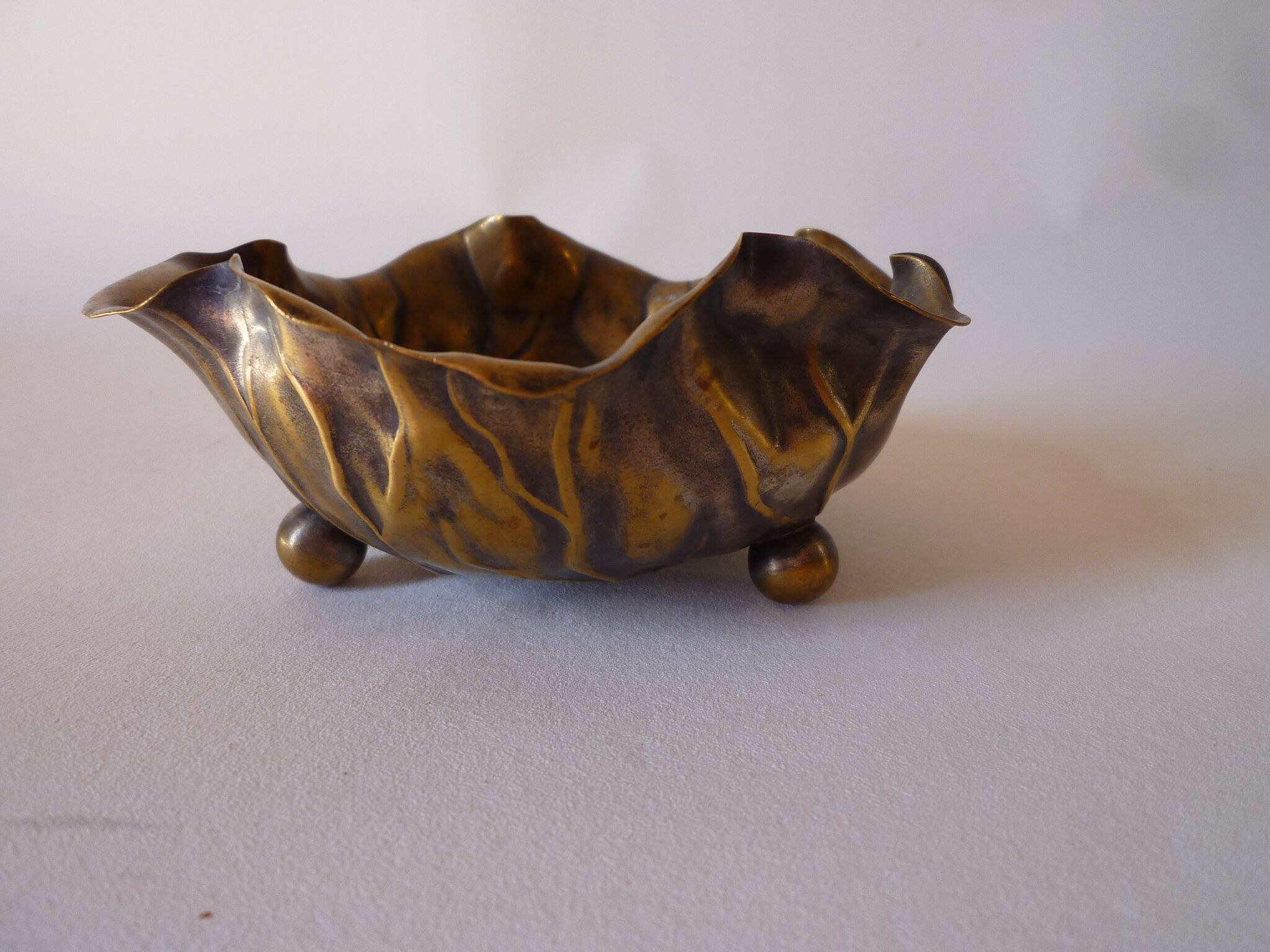 Empty pocket metal golden leaf