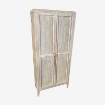 Armoire parisienne