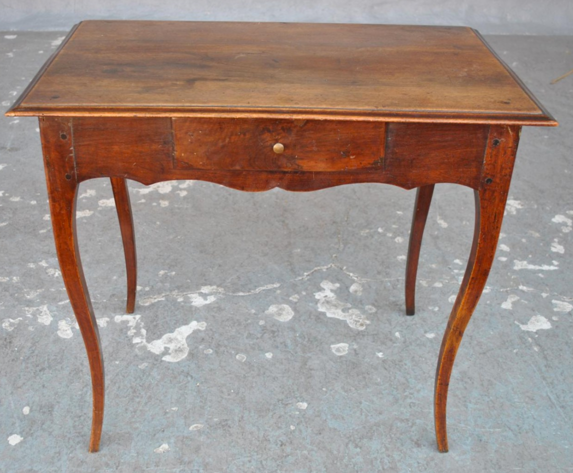 Table desk Louis XV of the period XVIIIth Walnut