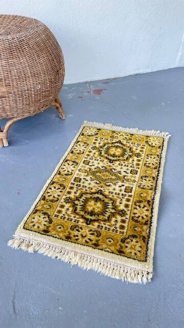 Tapis sarouk vintage moutarde