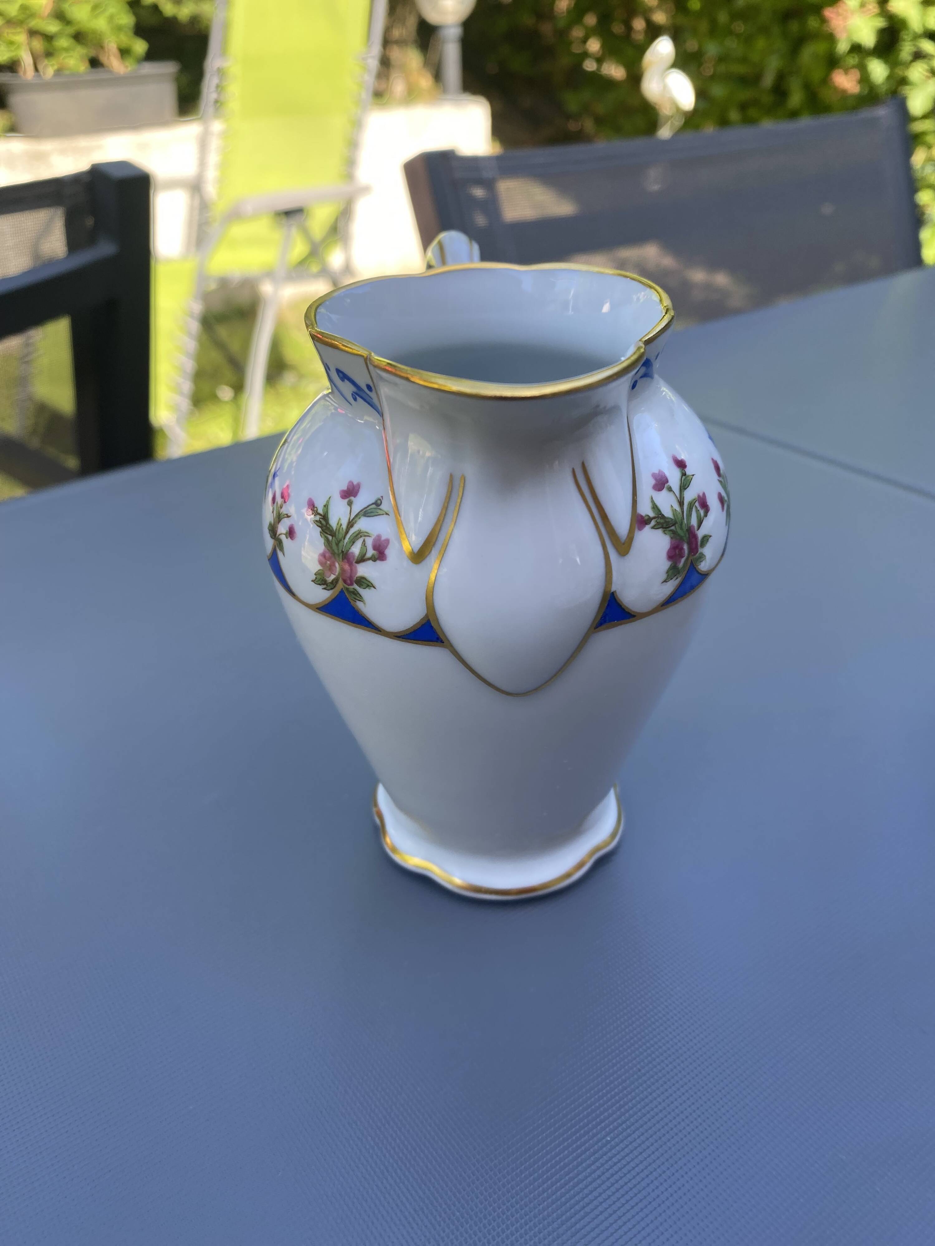 Porcelain coffee service Bernardaud model Chateaubriand Limoges