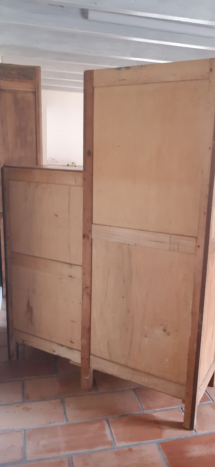 Asymmetrical wardrobe-chest of drawers