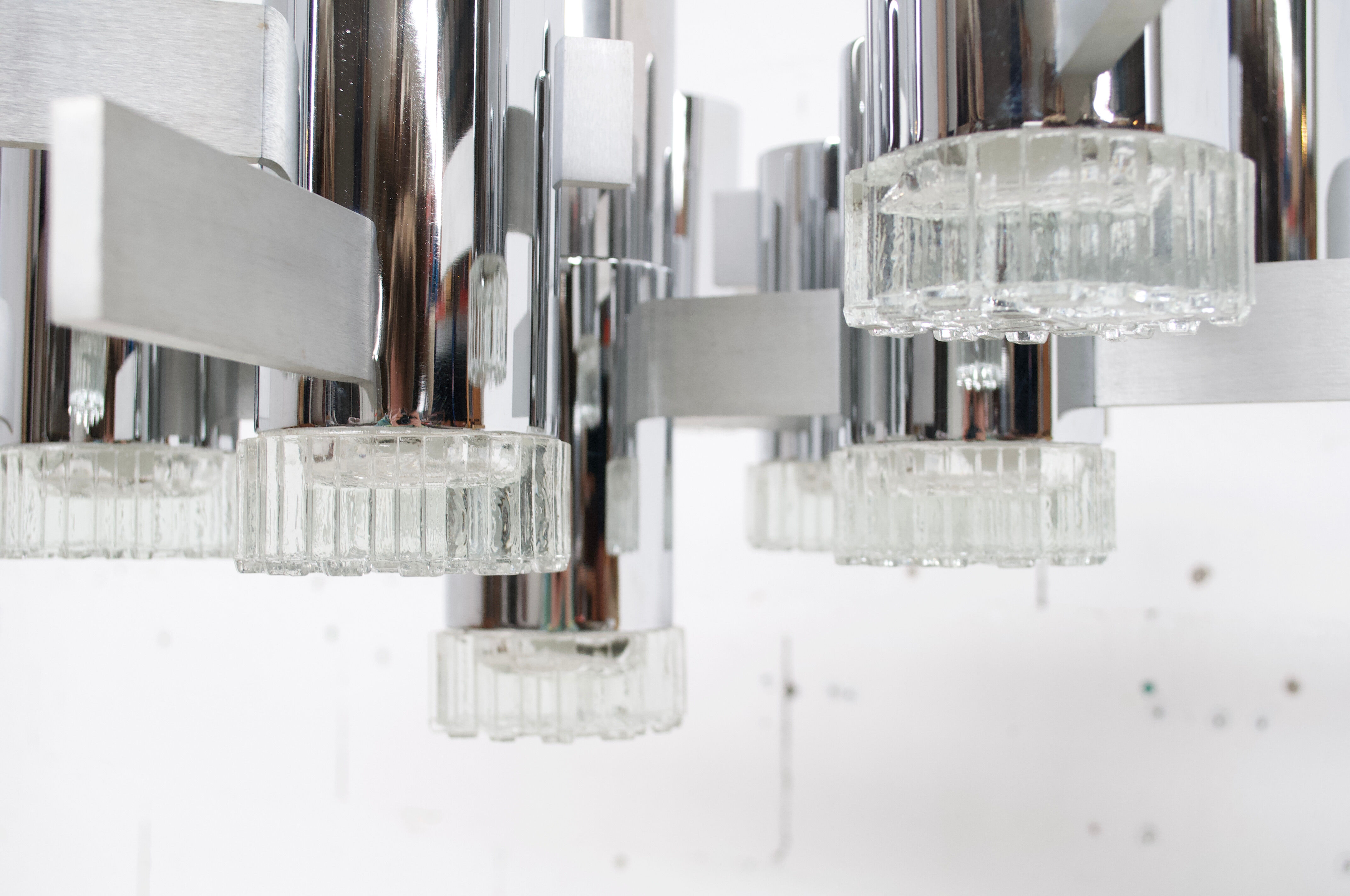 Pair of chandeliers from Sciolari 70 years chrome steel