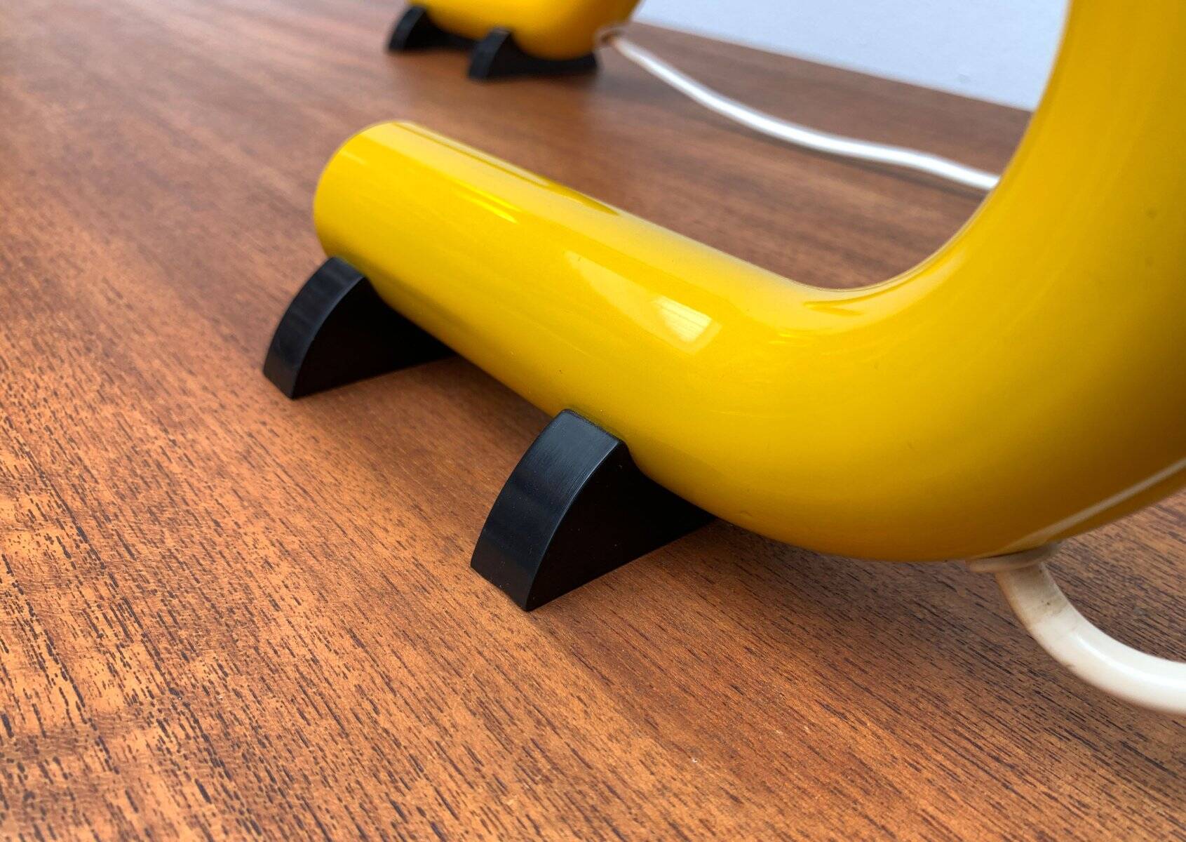 Lampes de table modèle C 452 de l'ère spatiale postmoderne italienne du milieu du siècle, 1960, lot de 2