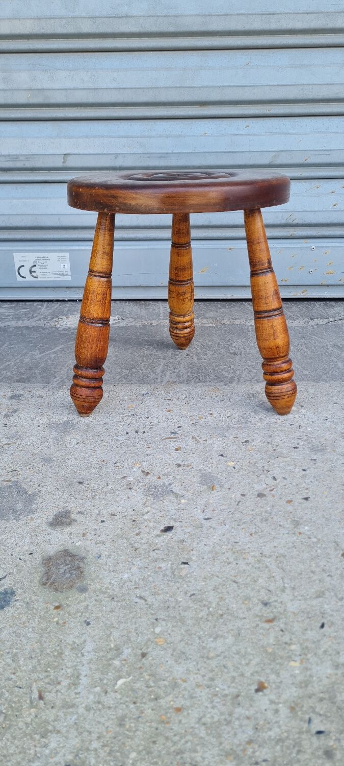 Tripod stool