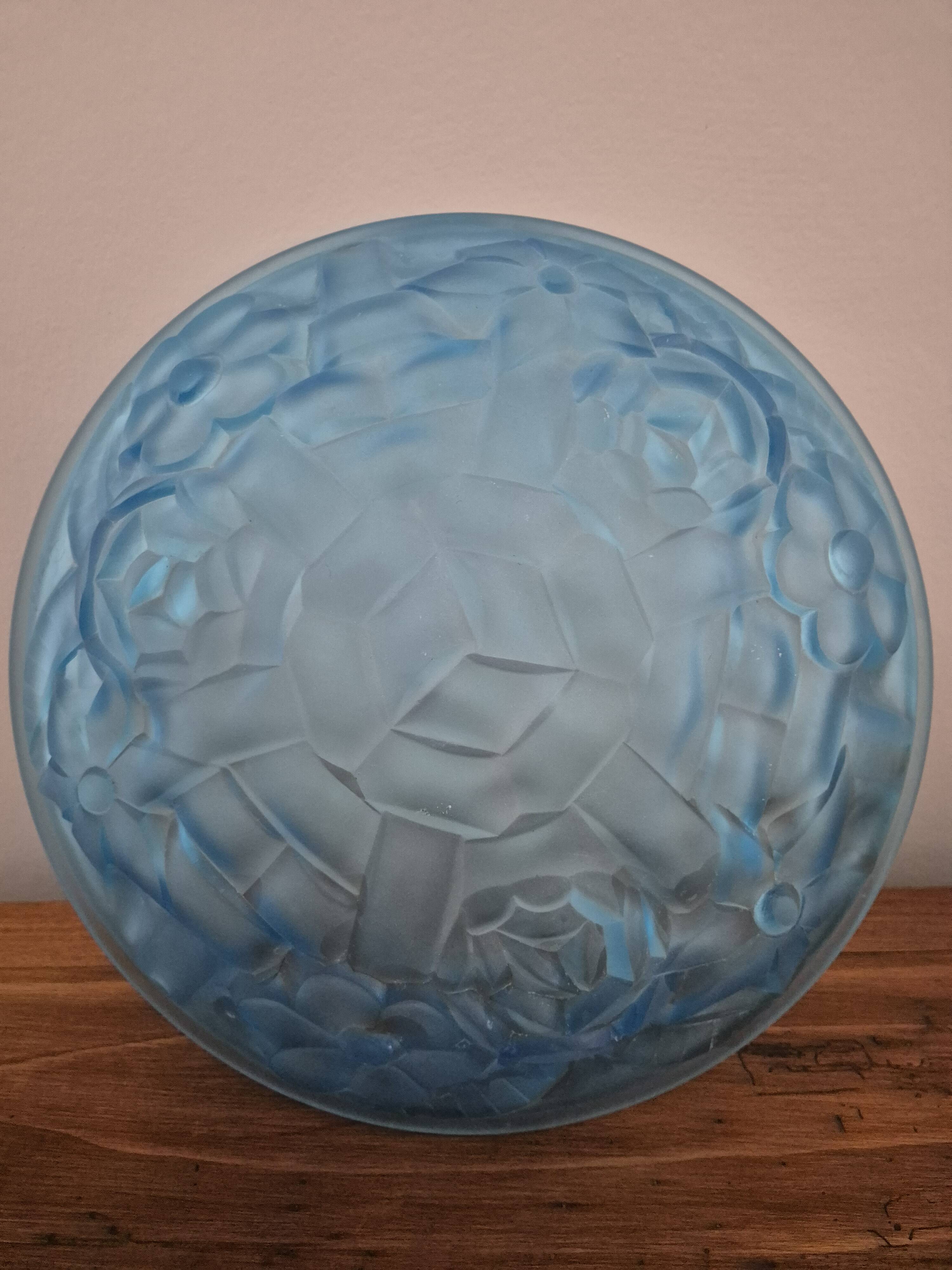 Art Deco ceiling light in pressed glass signed Degué – Ø 35 cm