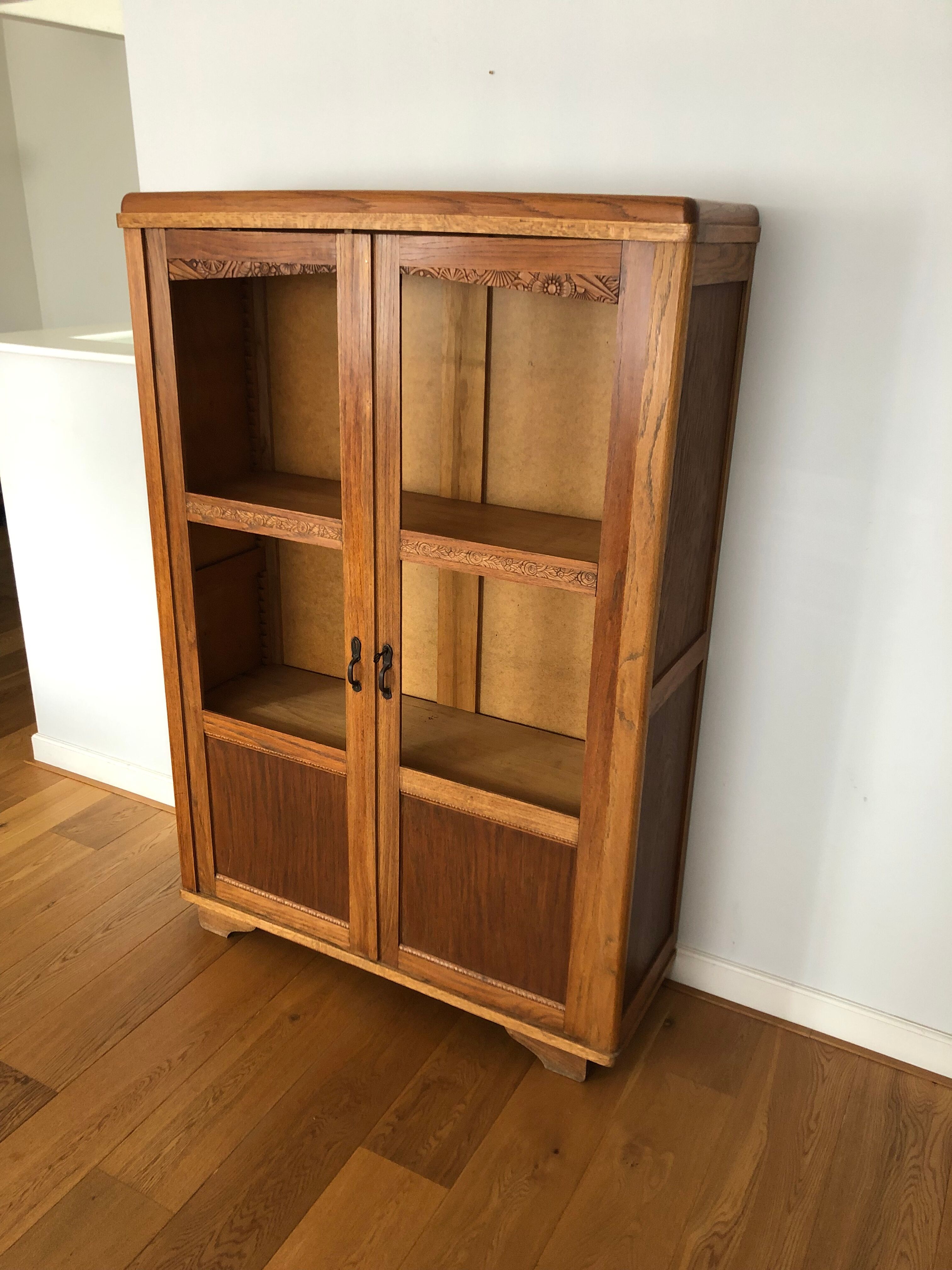 Glass cabinet