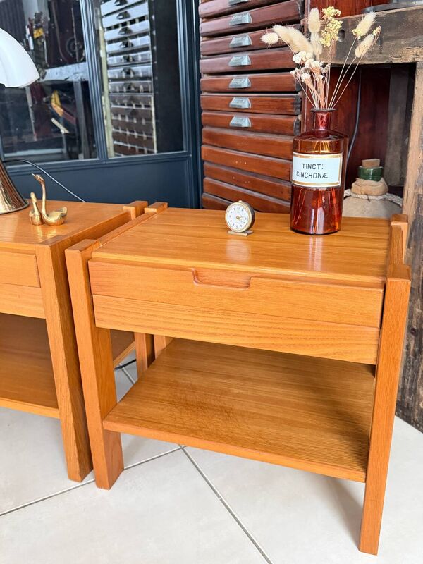 Paire de tables de chevet vintage Simat en orme – 1970