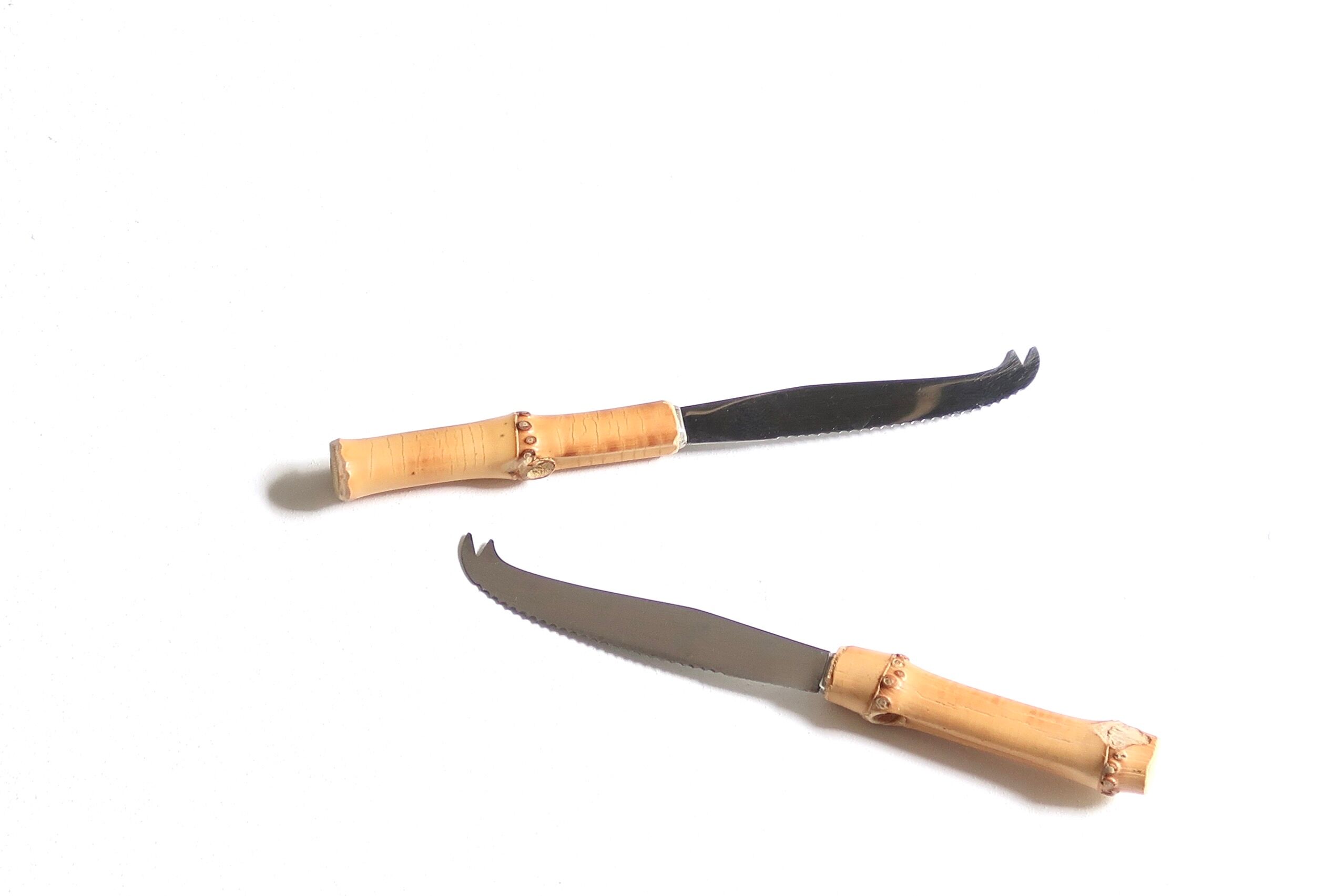 Set of 2 cheese knives bamboo handle, 60s
