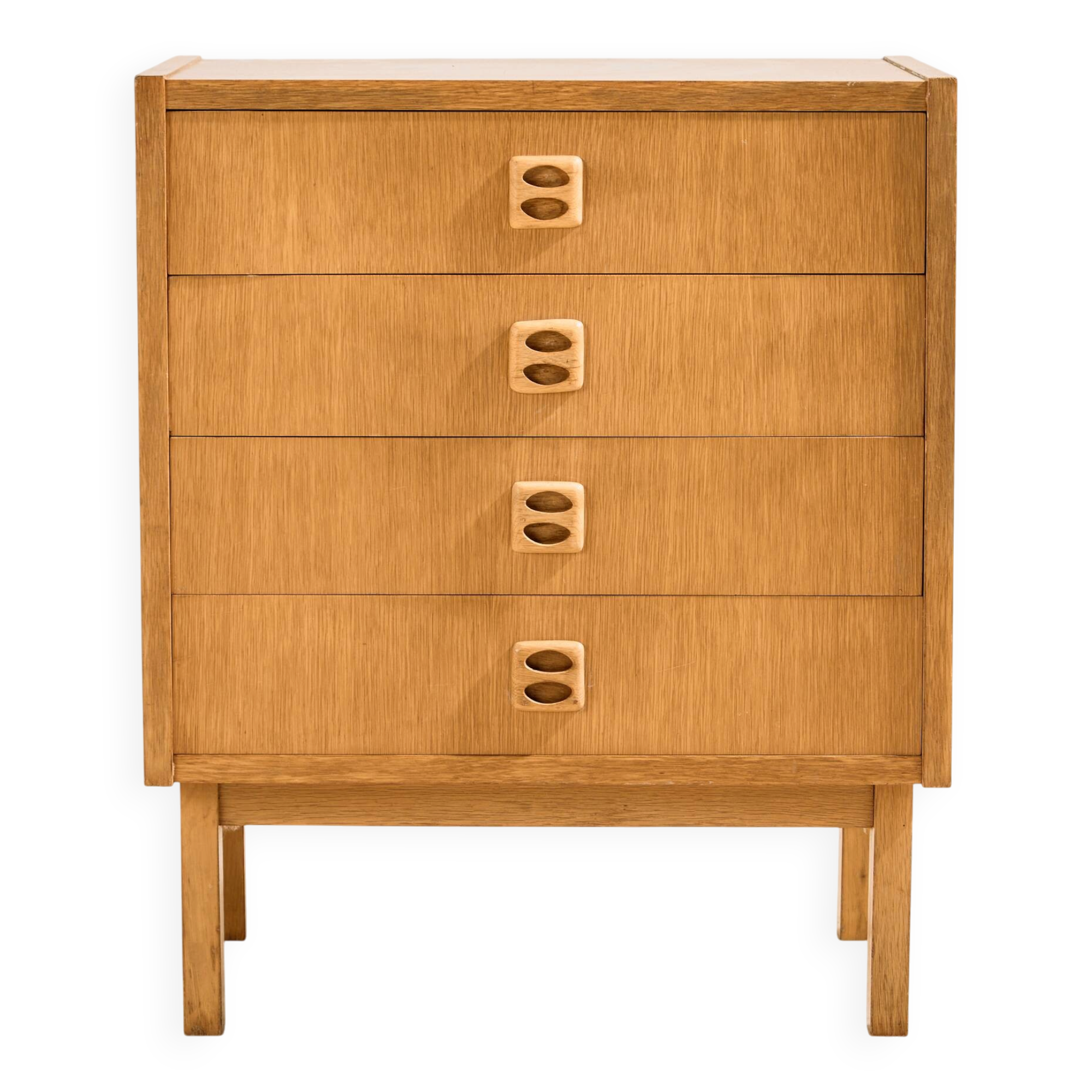 Oak chest of drawers with four drawers