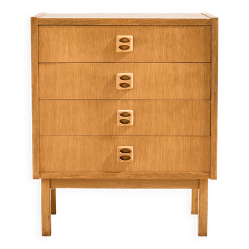 Commode en chêne à quatre tiroirs