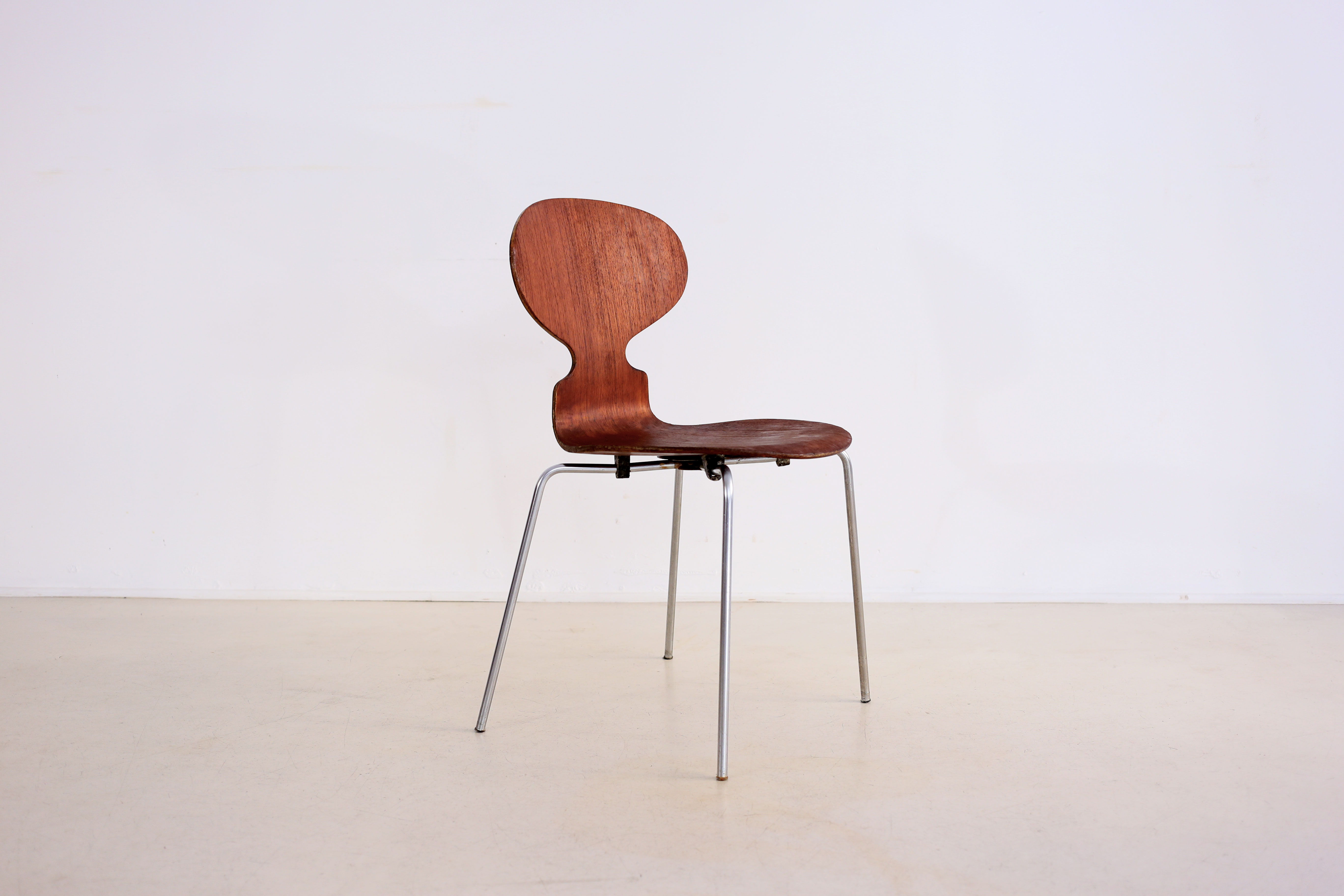 6 ant chairs by Arne Jacobsen for Fritz Hansen