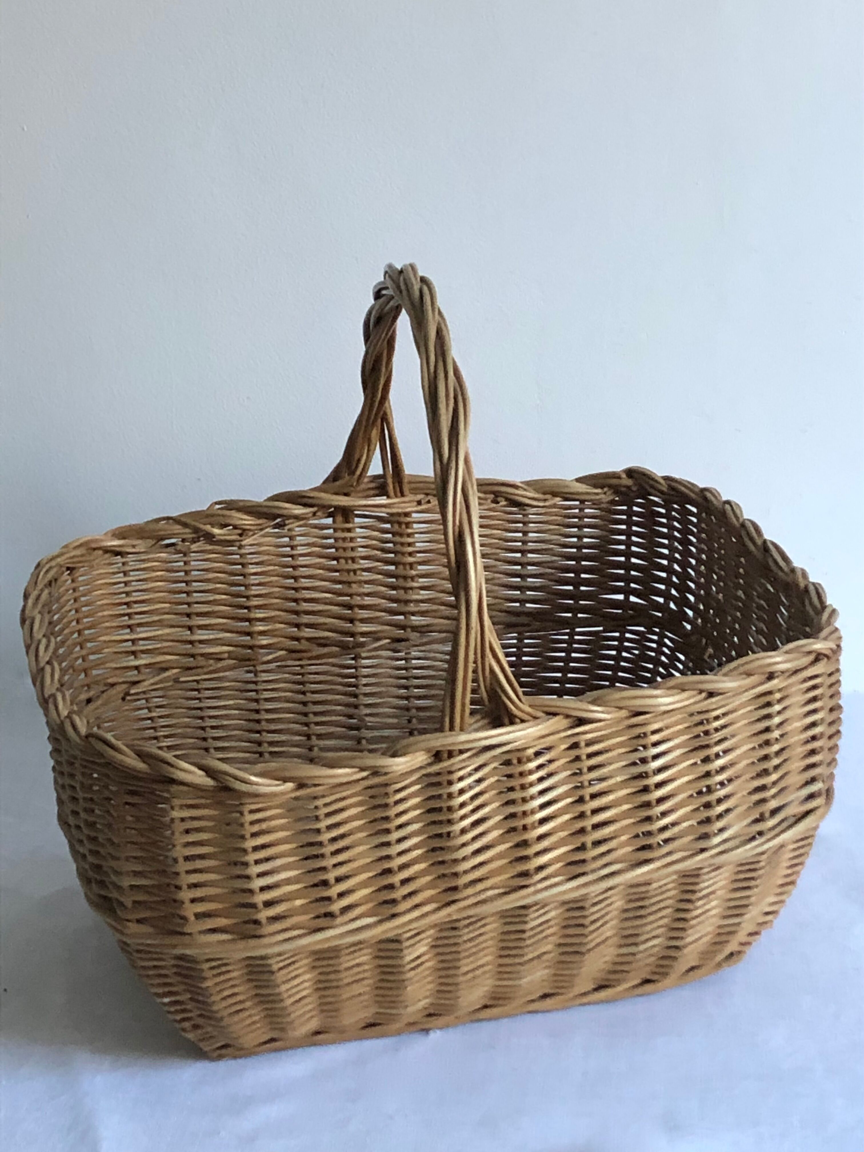 Woven wicker basket