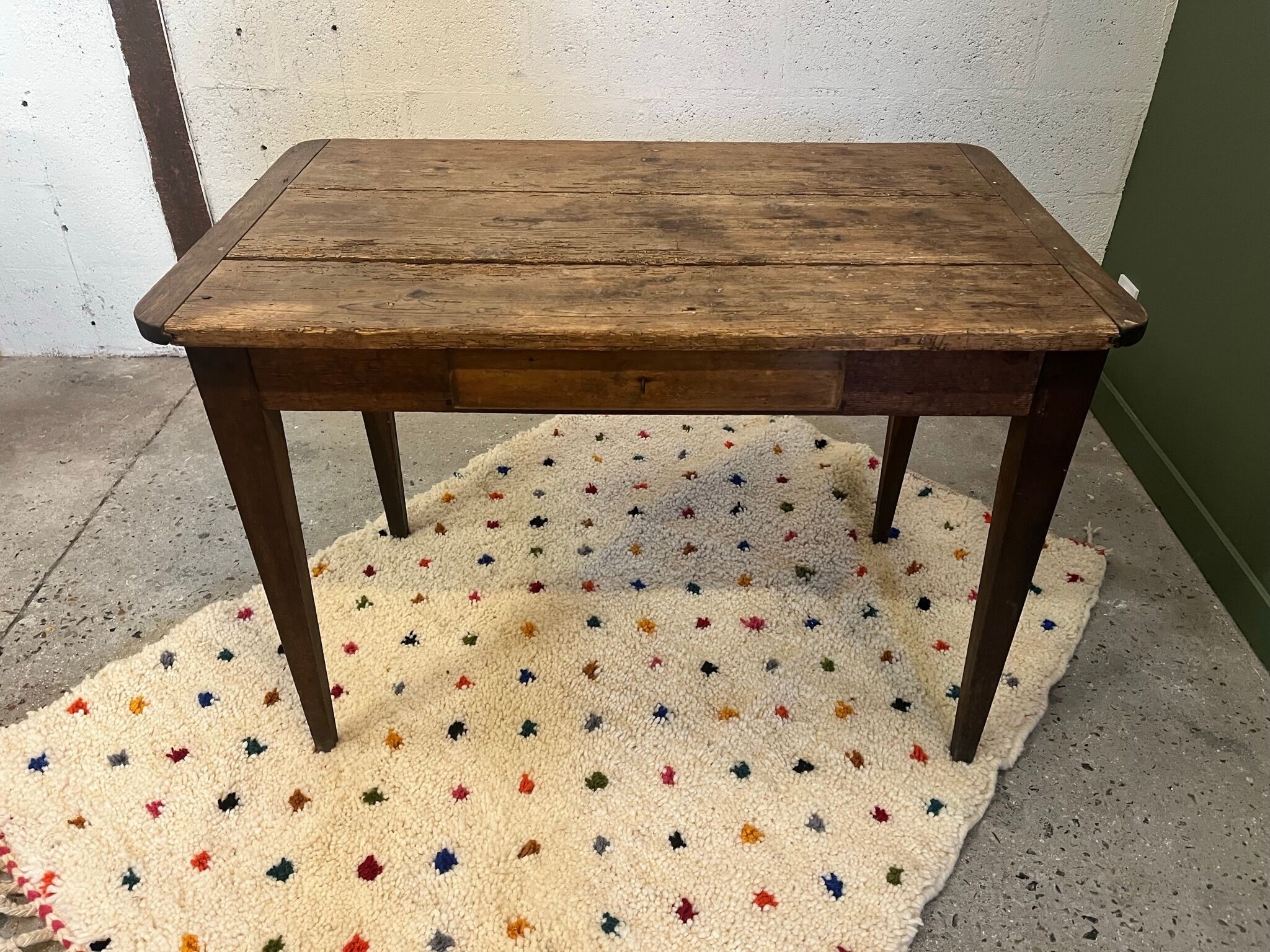Farm table