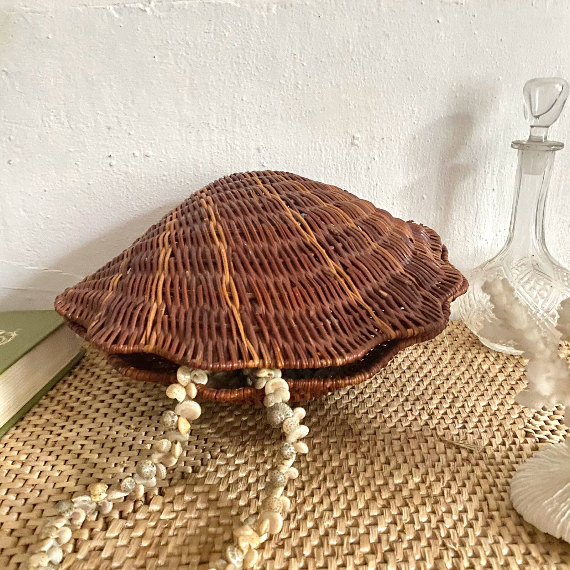 Rattan shell box