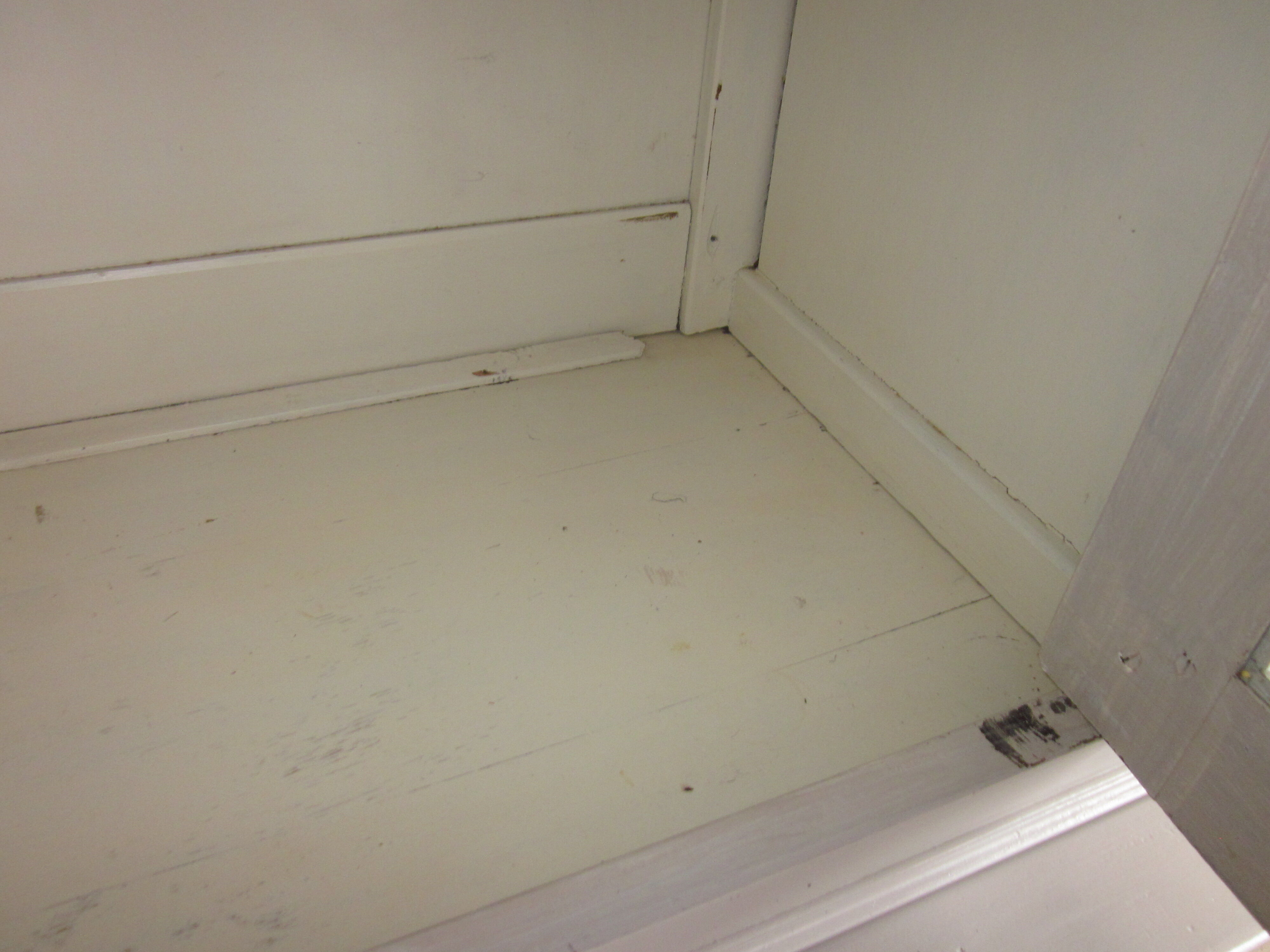 2-body old painted wooden buffet