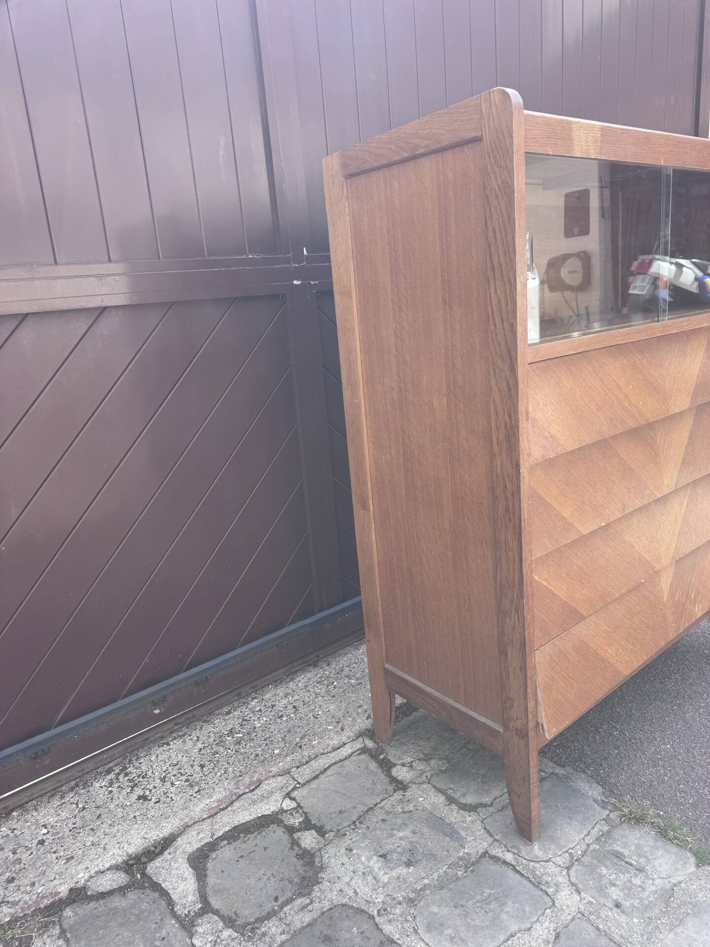 Glass cabinet