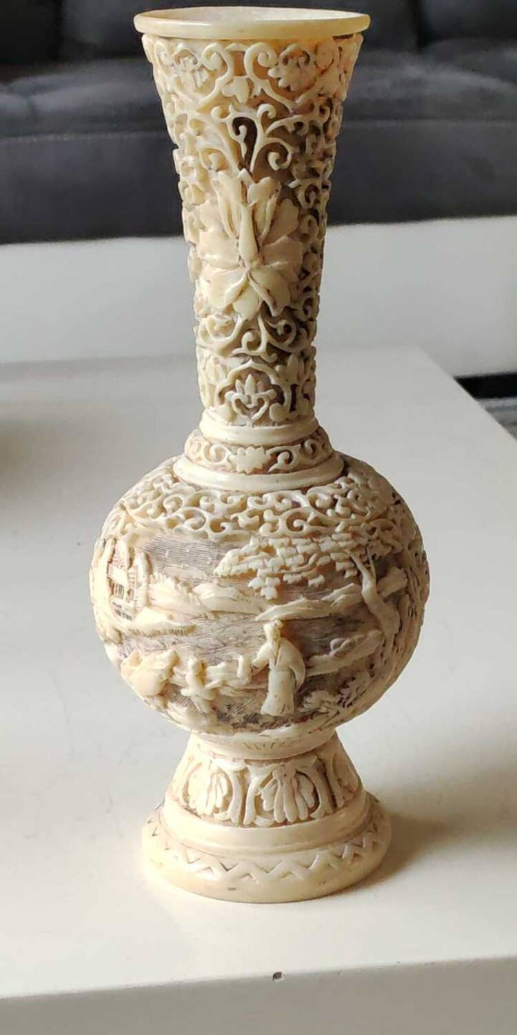 Asian-inspired ball vase. In beige cinnabar lacquer. Scenes of life decor. Arabesque and floral friezes. Height 24 cm