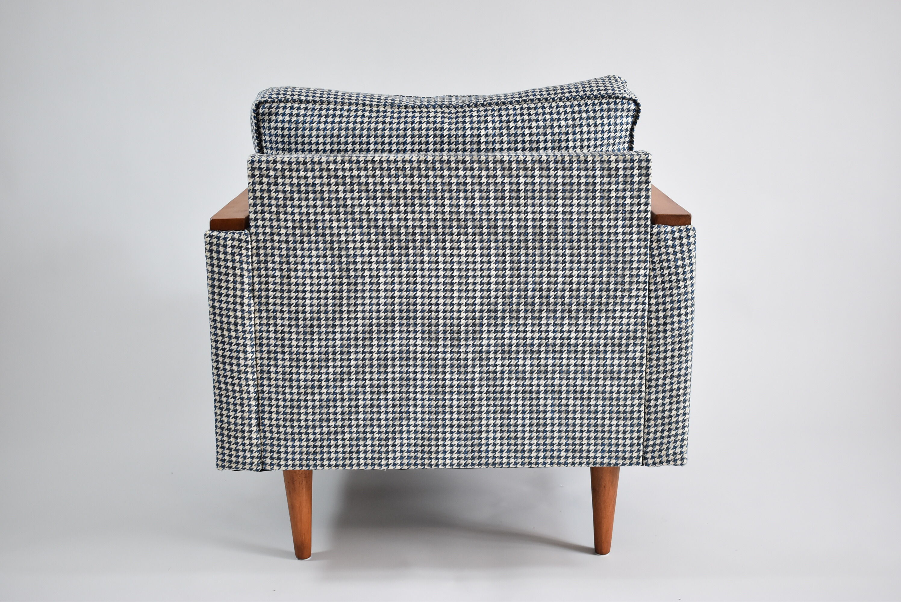 Armchair model Cube, renovated, original polish design, 1970, pied de poule