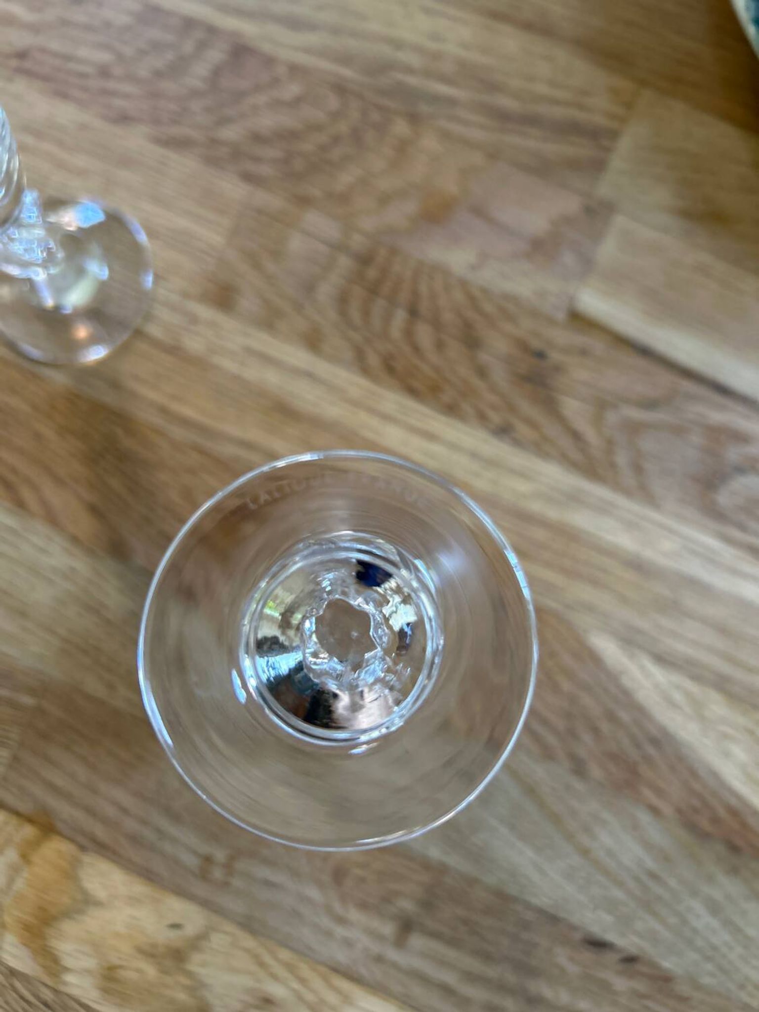 Lot de 2 petits verres signés Lalique modèle Frejus