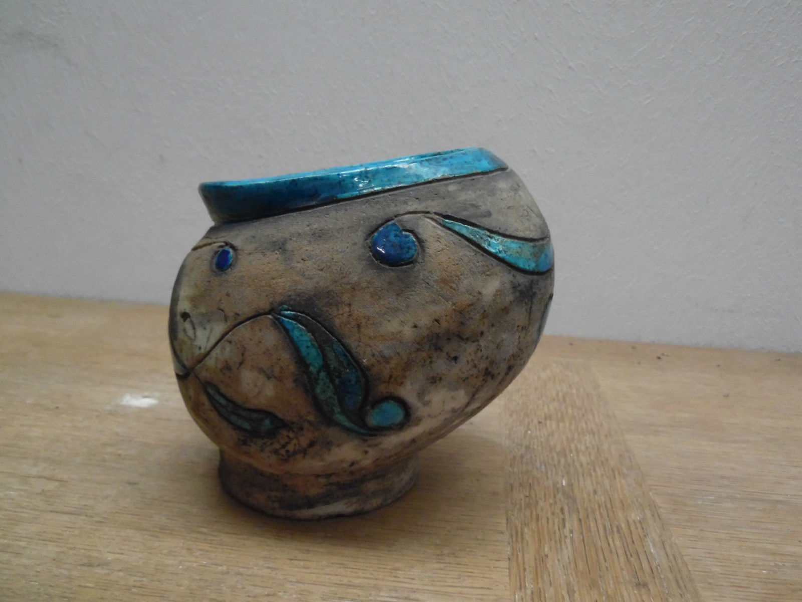Vase en faïence émaillée bleu