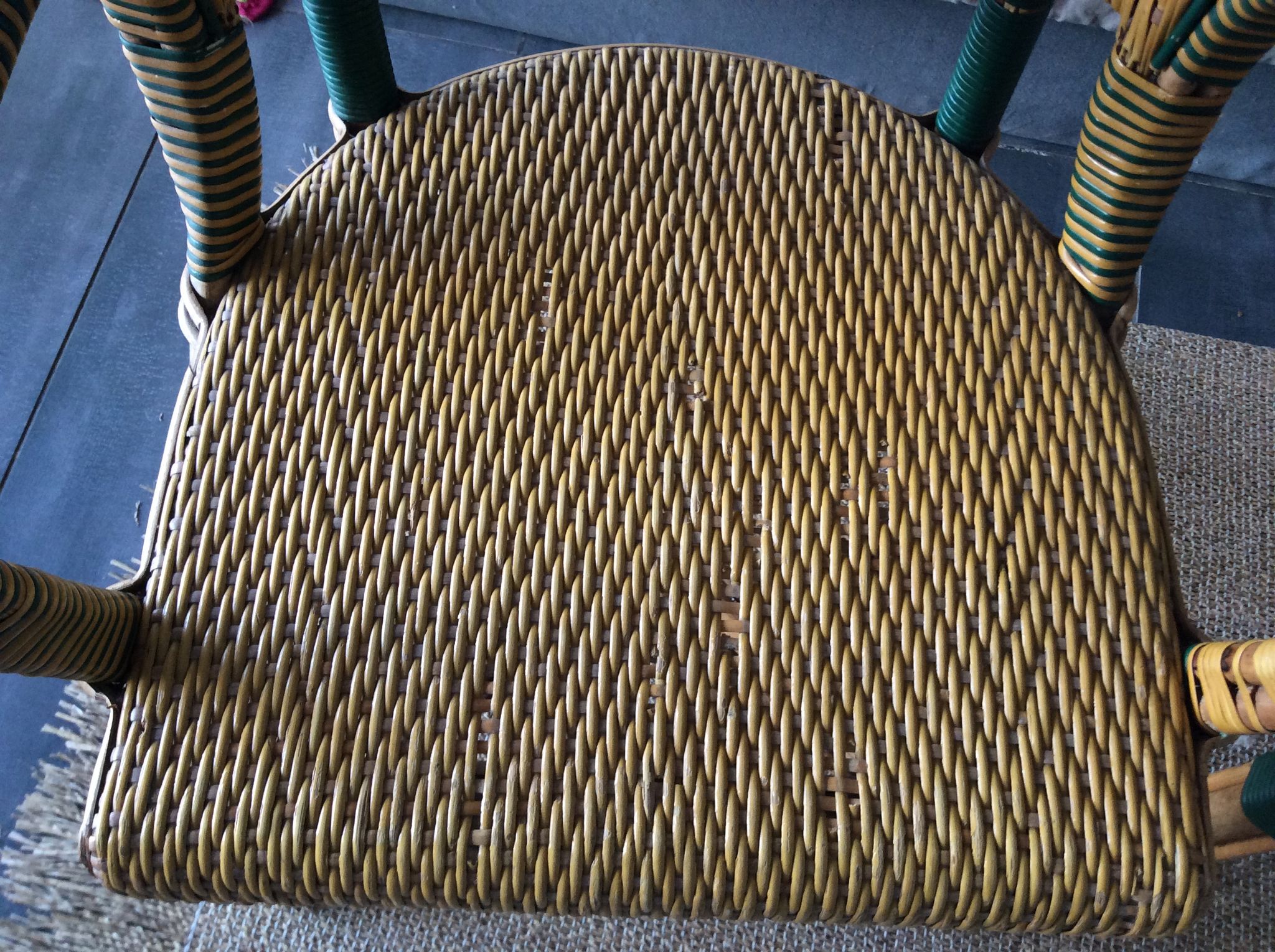 Paire de fauteuils en rotin