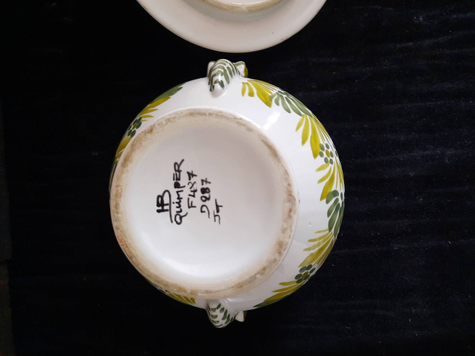 Soup tureen / Sweet jar in HB Quimper earthenware with green and yellow floral decoration - S