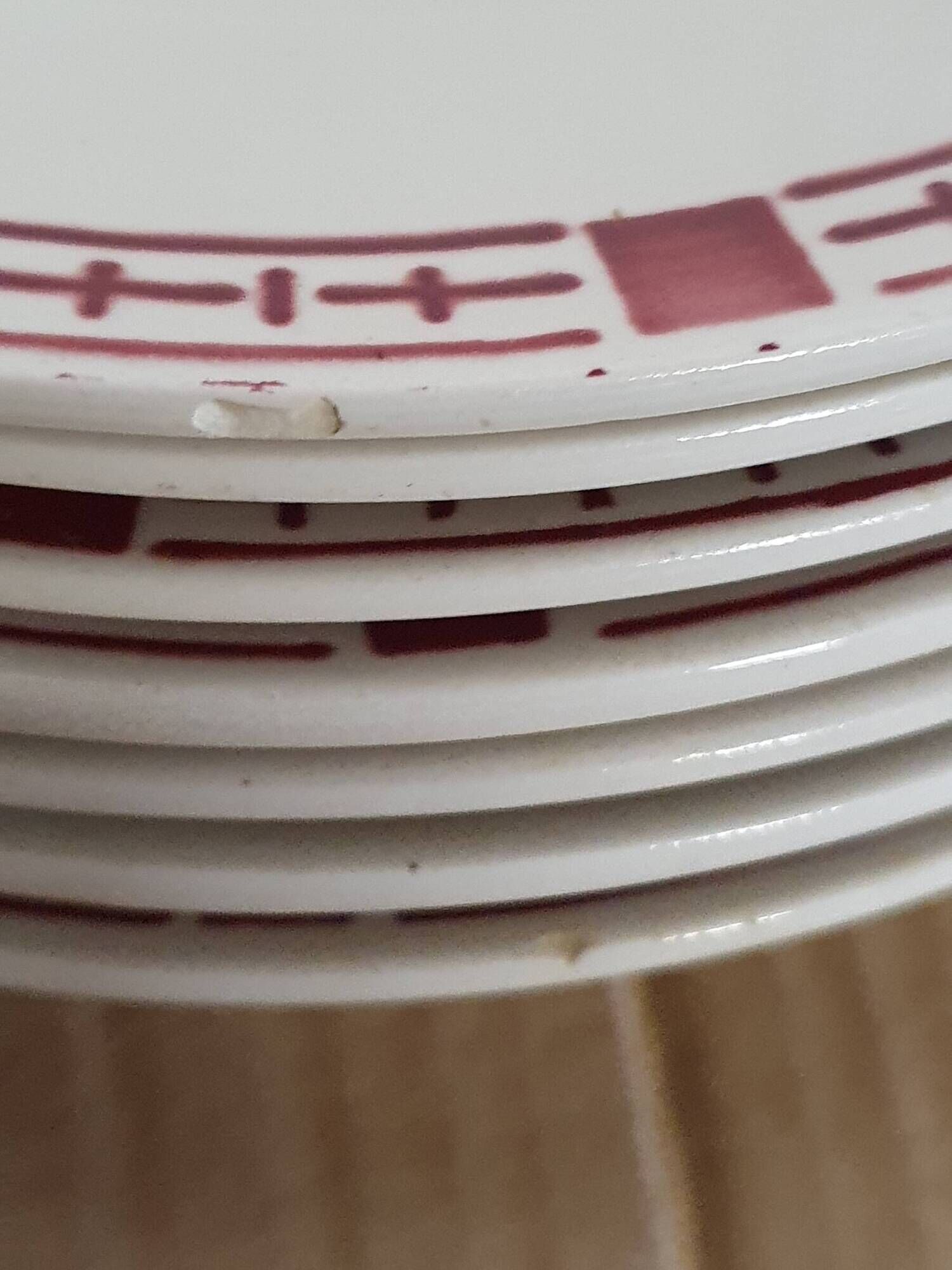 Lot of 7 flat plates in earthenware "Sarreguemines & Digoin", model SAVERNE.
