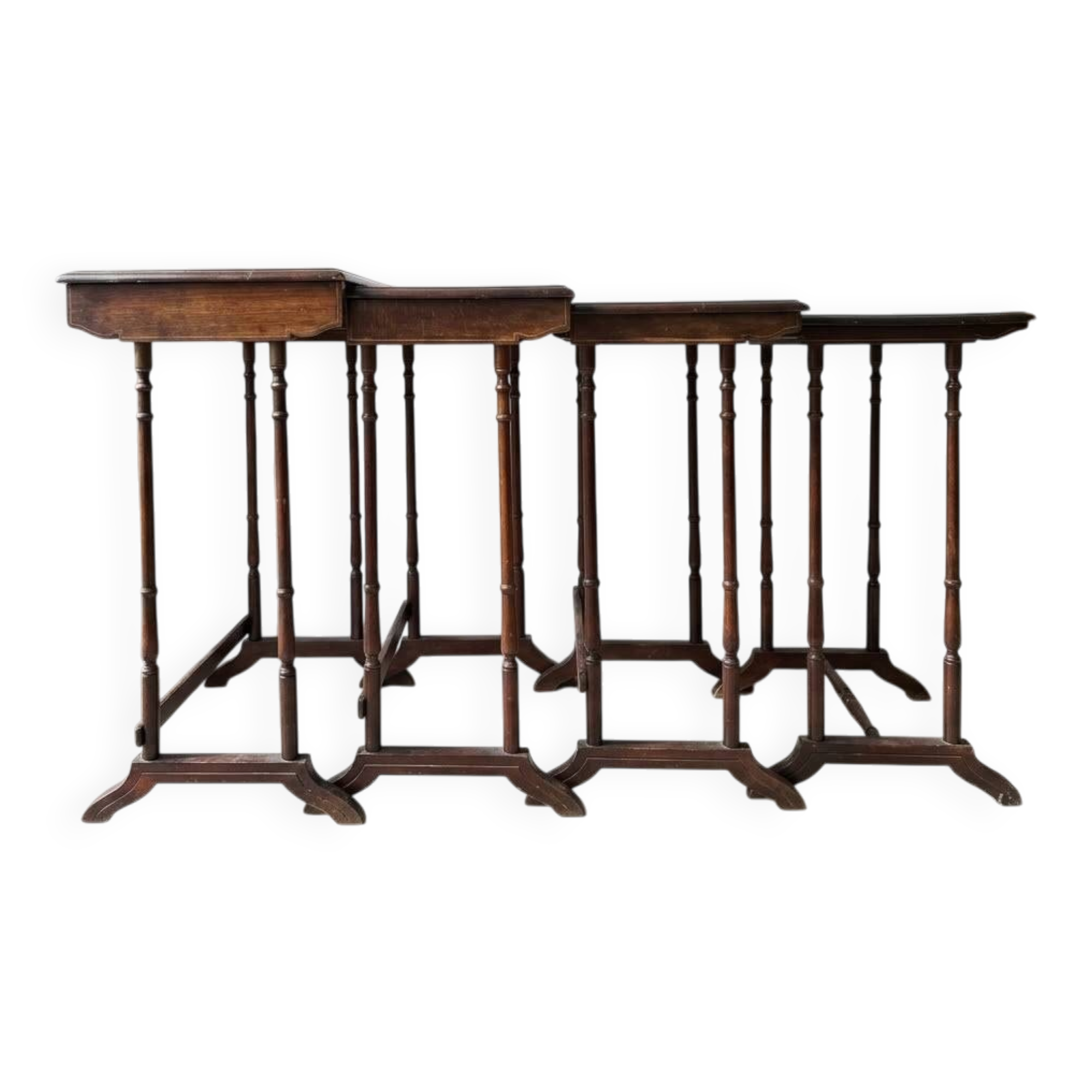 Tables gigognes Art nouveau en bois