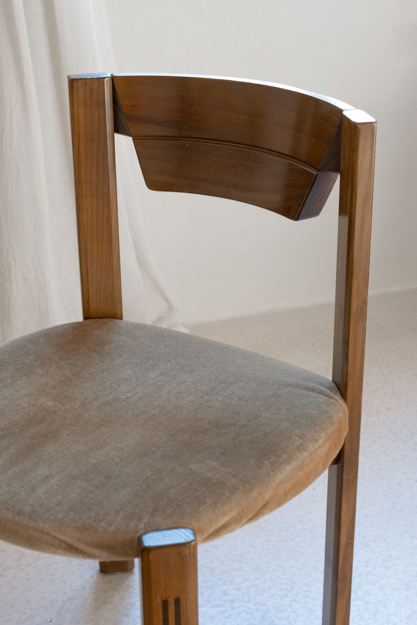 Set of 4 chairs in the spirit of Silvio Coppola